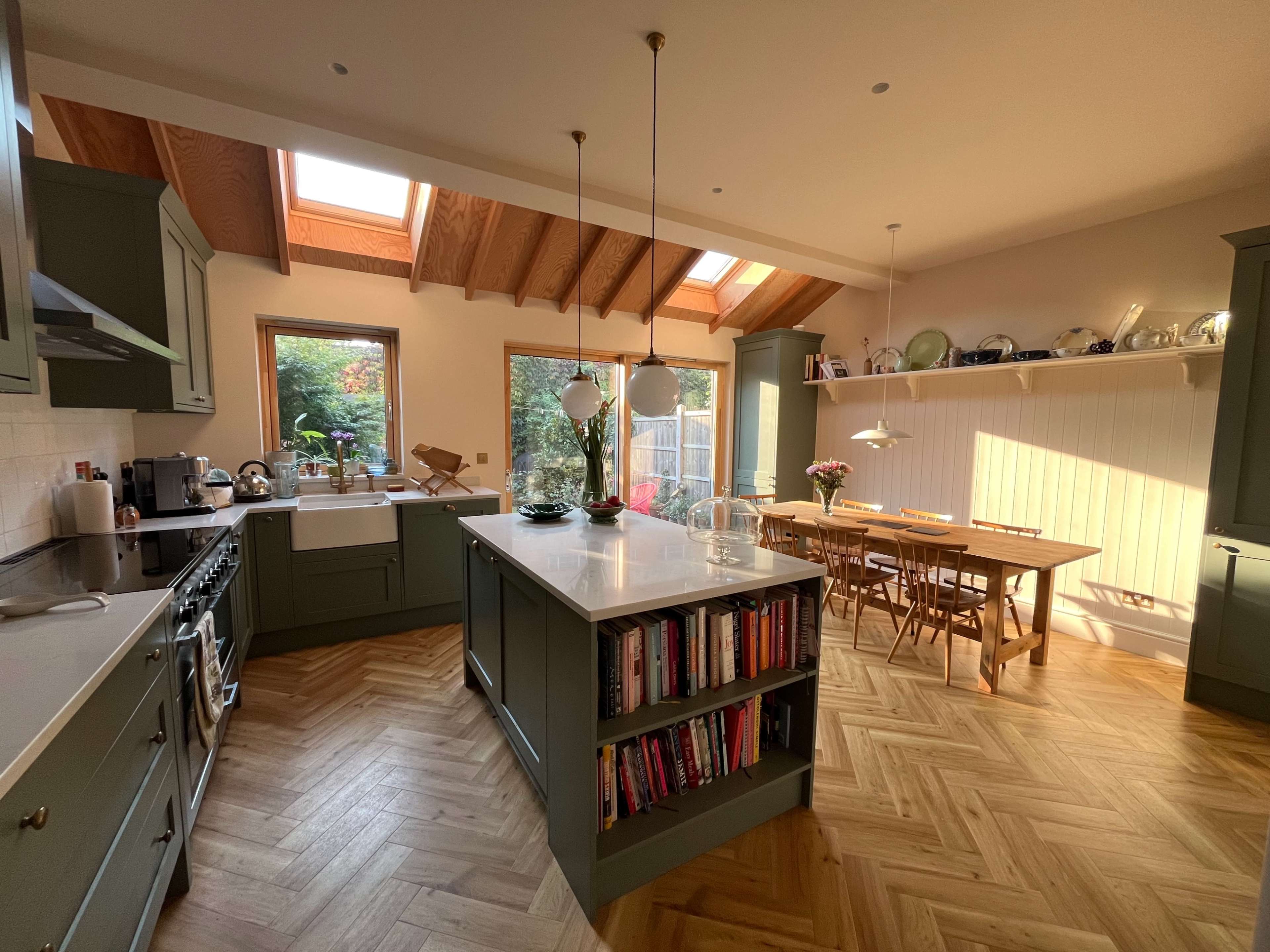 Warm, natural East London kitchen Image in Bushwood, London, ENG