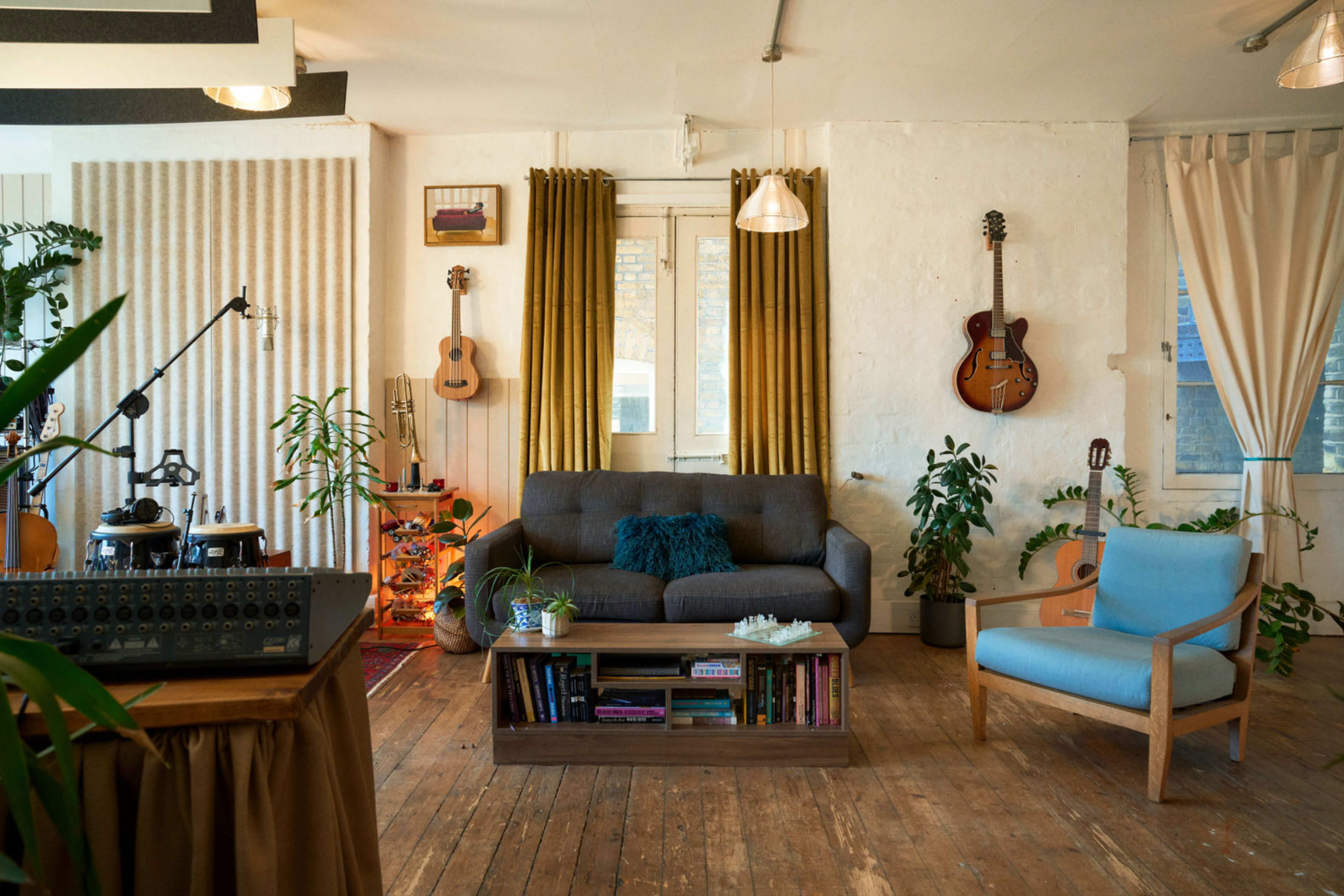 A Boutique Studio in Central London filled with Natural Light Image in Clerkenwell, London, ENG