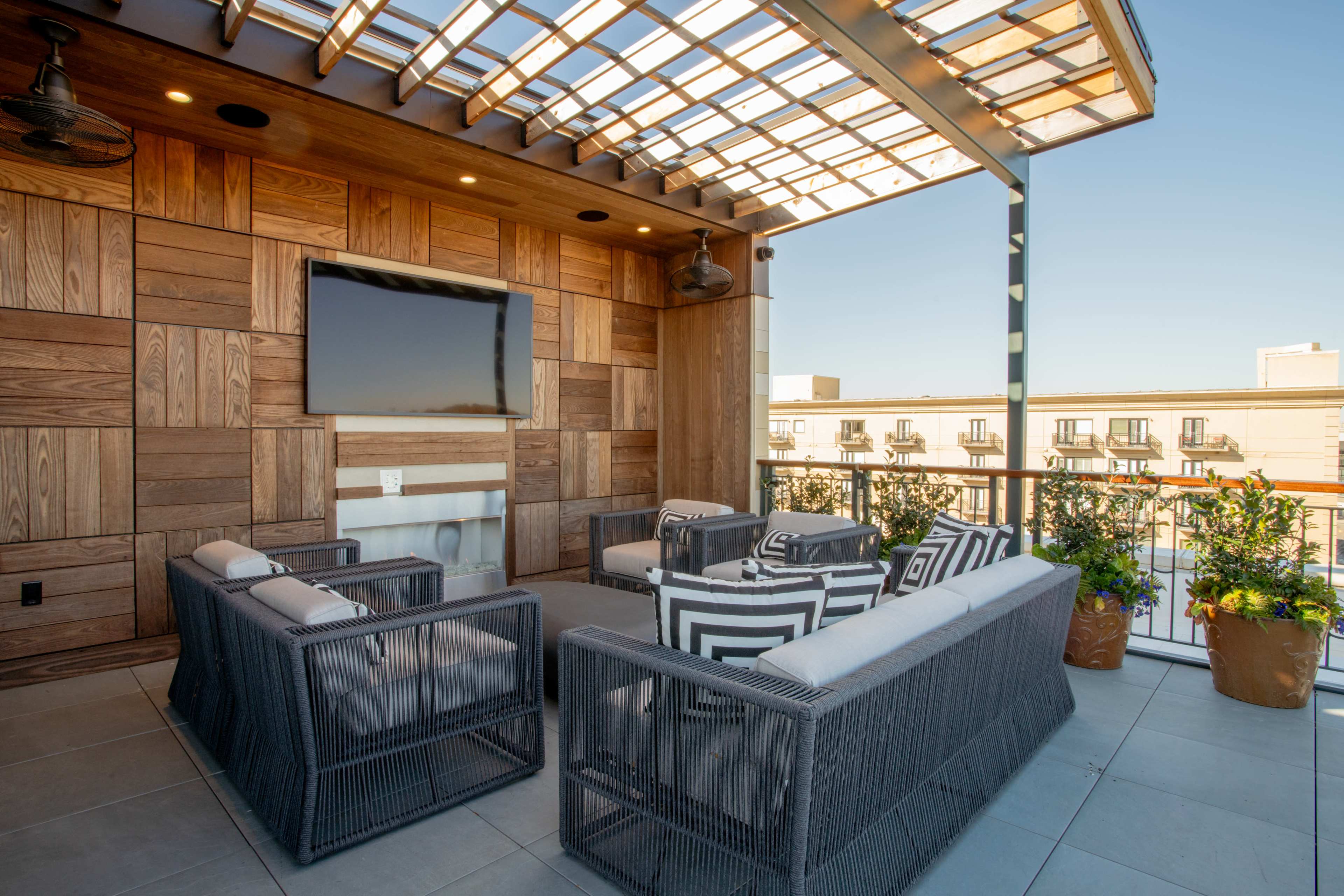 Intimate Rooftop Lounge Image in Athens, Athens, GA