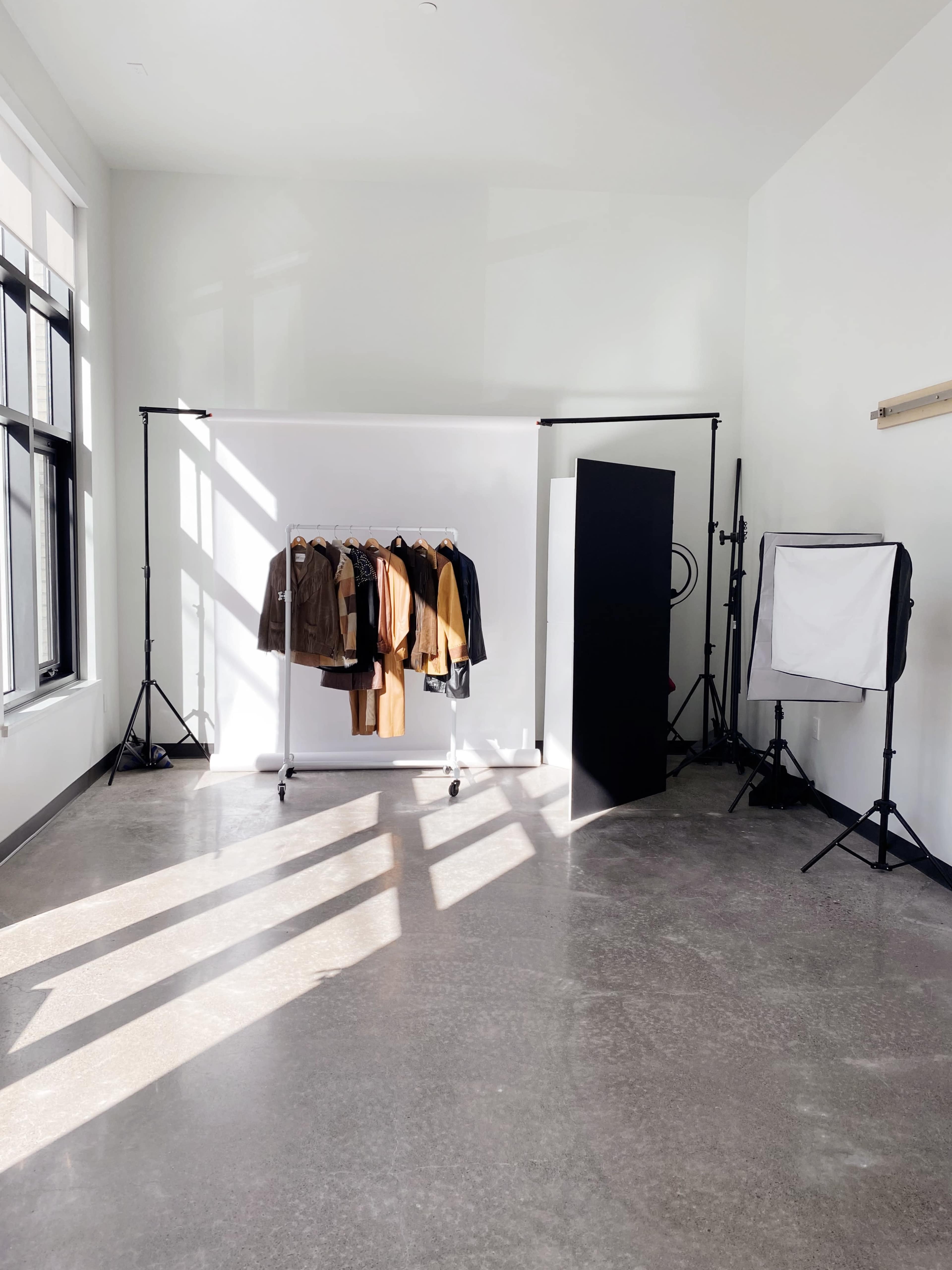 Urban Daylight Studio with direct street access in SE Portland | Perfect for photography and events Image in Southeast Portland, Portland, OR