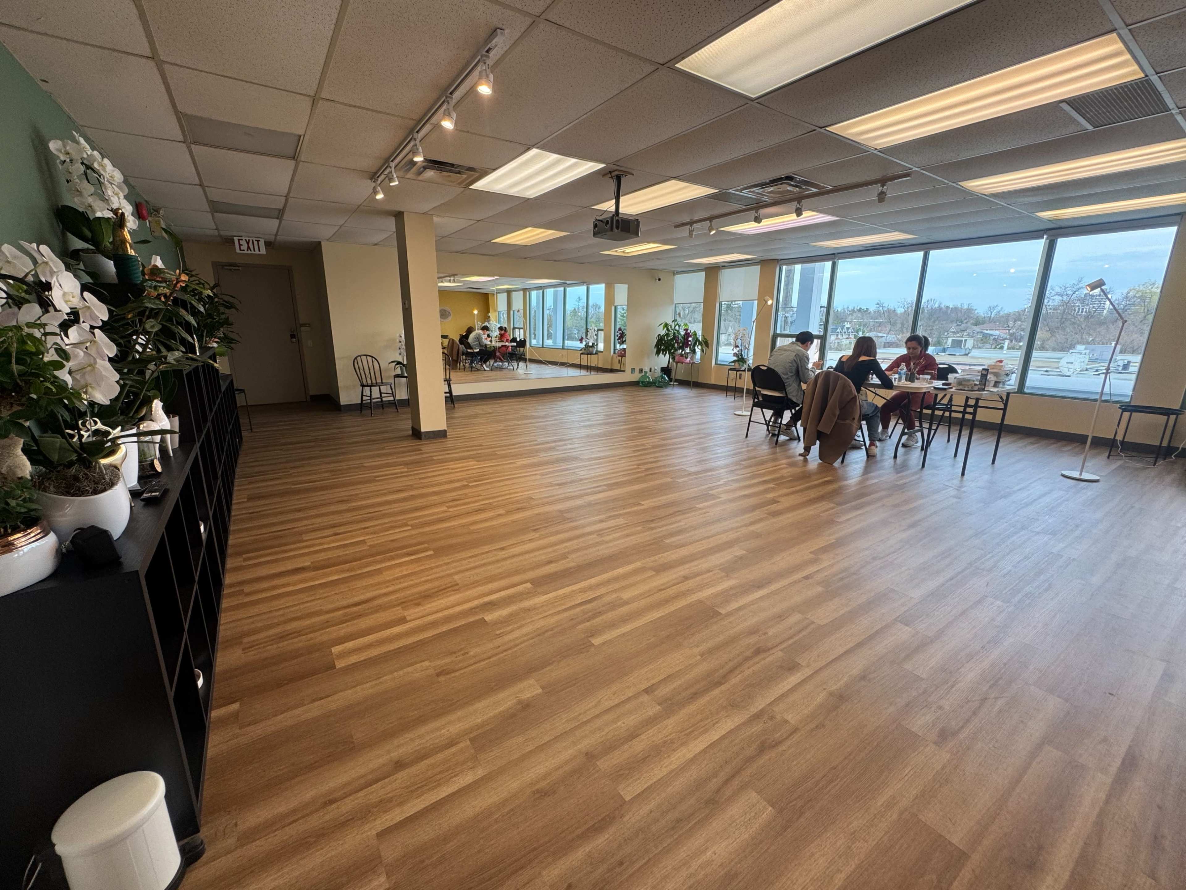Bright Artistic Space with Full Mirror – Perfect for Exhibits, Workshops, and Movement Classes Image in Willowdale, Toronto, ON
