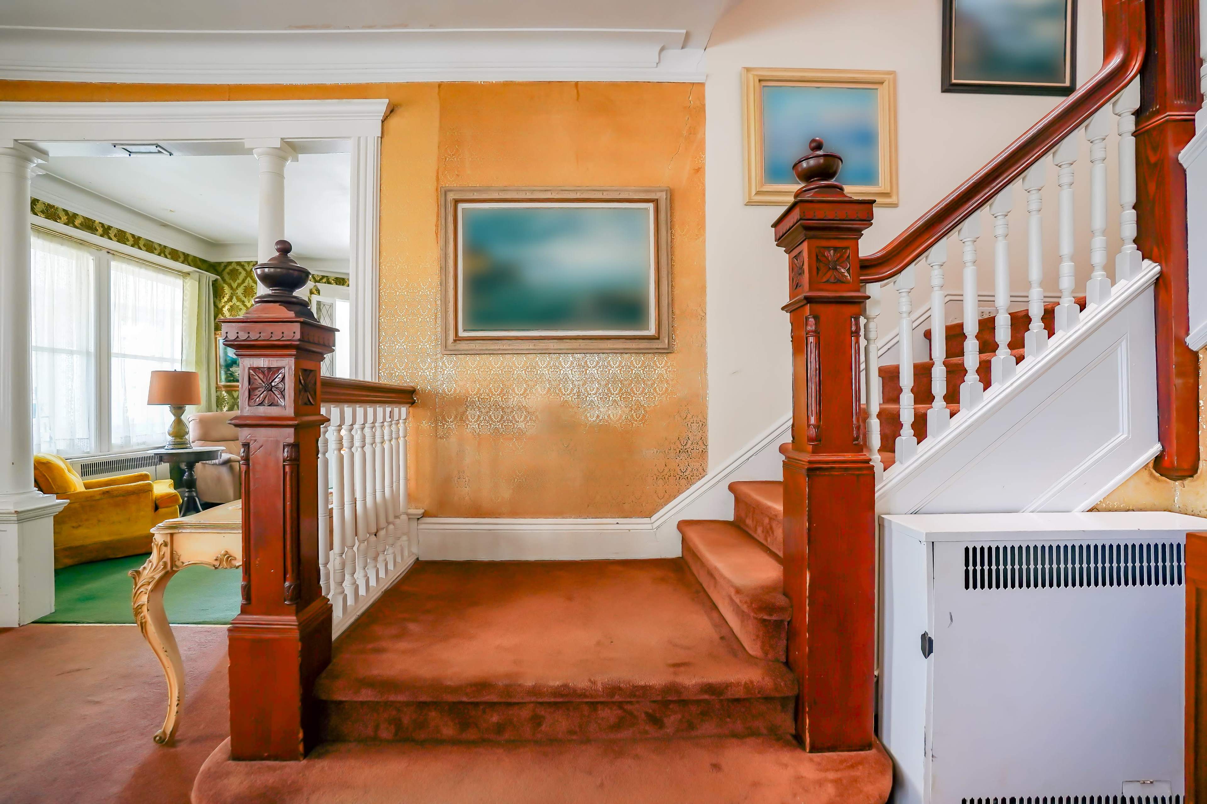Vintage Wallpaper House w/ Natural Light, Antique Image in Belle Harbor, Belle Harbor, NY