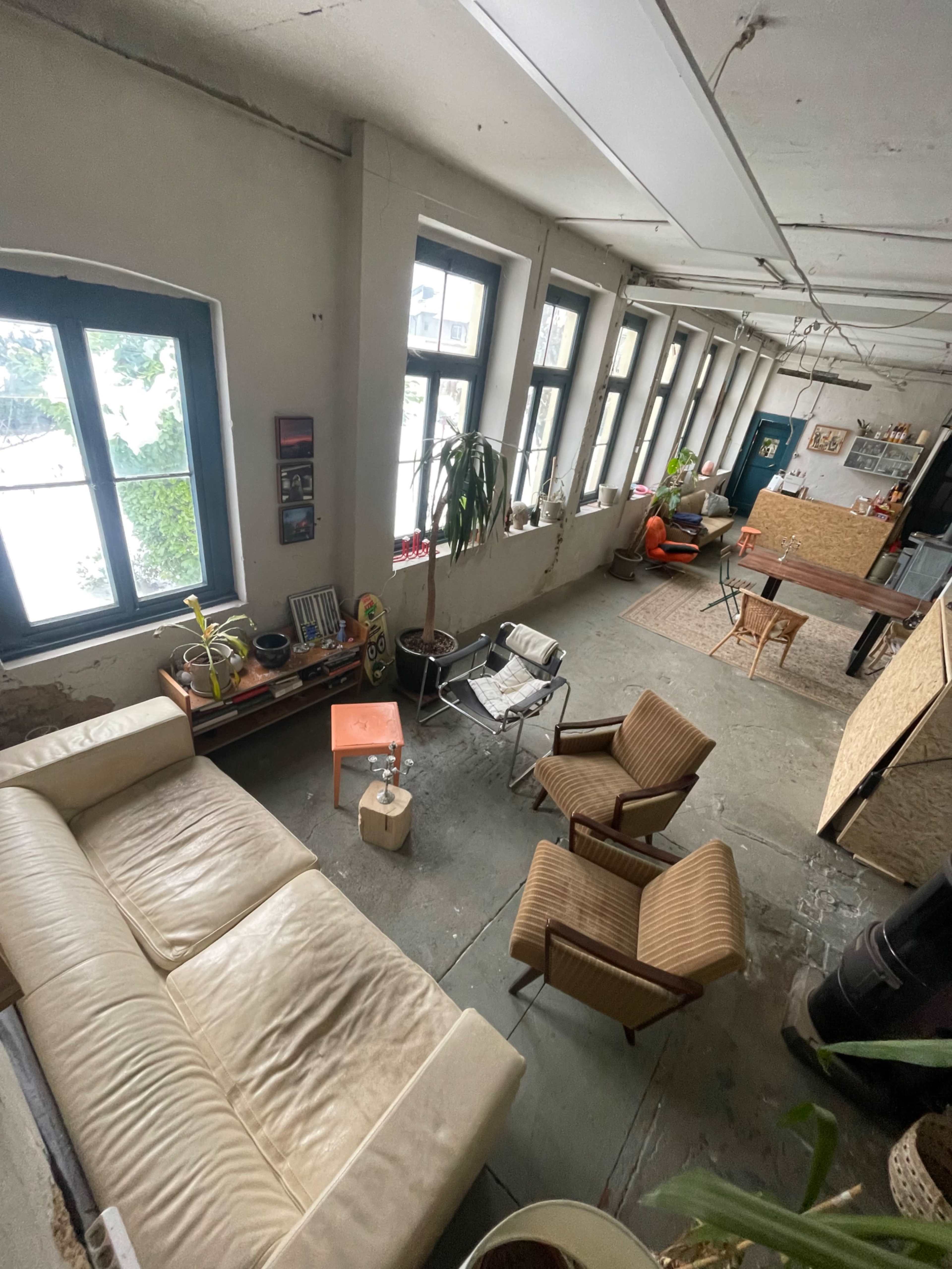 Atelier (120qm) · Industrie-Fenster · viel Licht · für Shootings & kreative Projekte - 2 Etagen Image in , Solingen