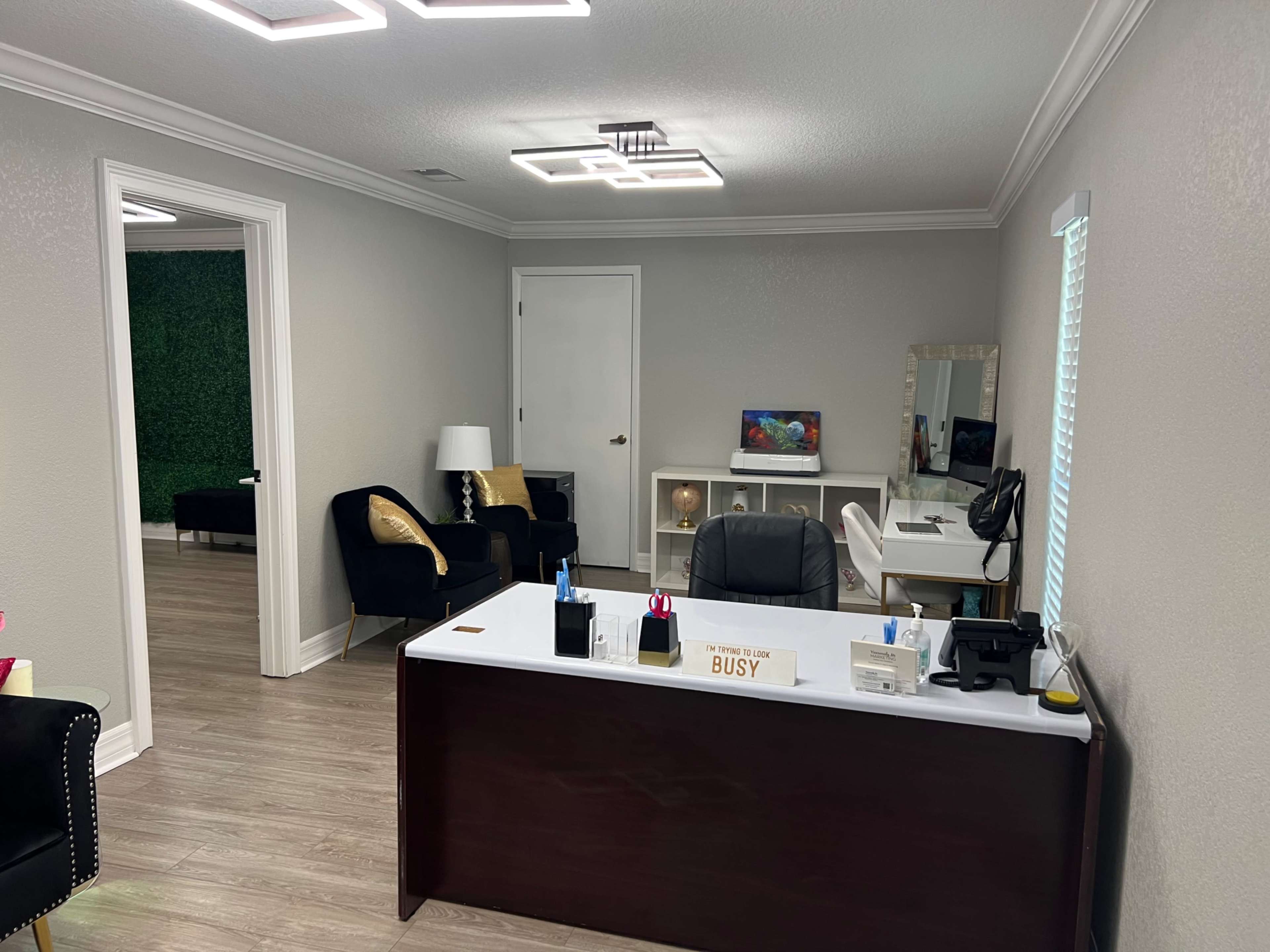 Beautiful Office Suite for Professionals Image in Brandon, Brandon, FL