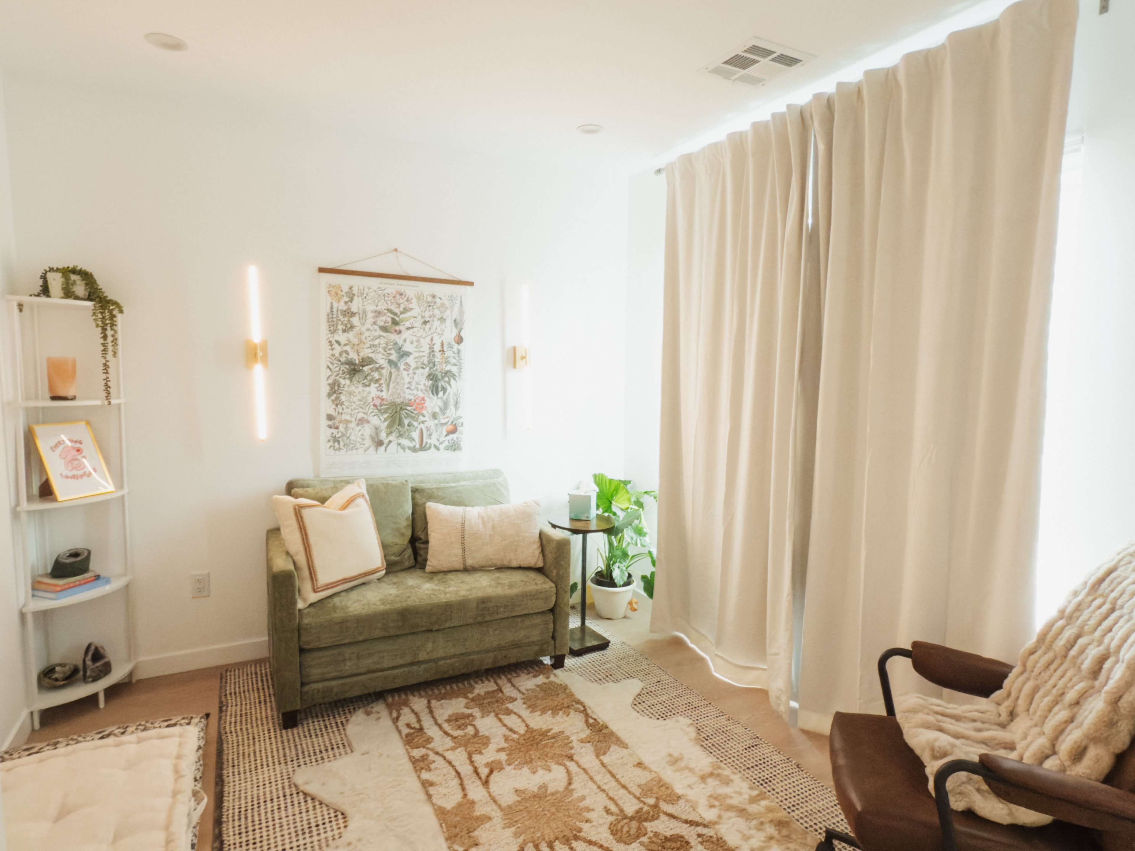 Beautiful Modern Office for Therapists, Coaches & Bodyworkers | Venice Image in Venice, Venice, CA