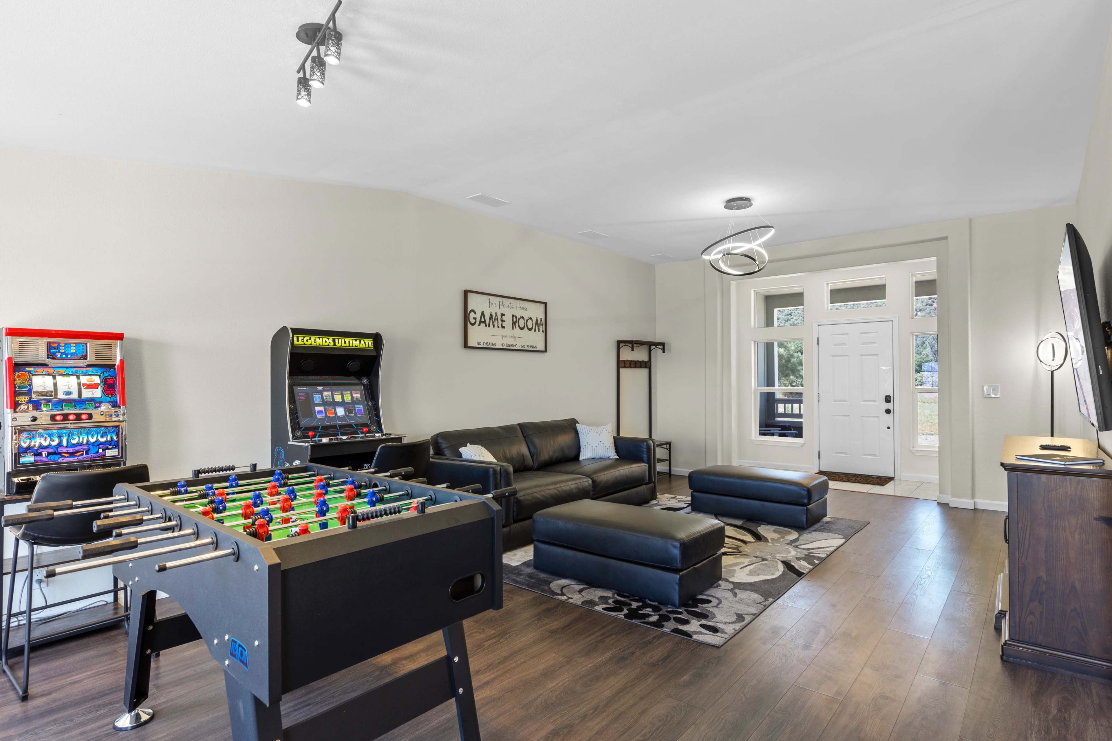 Five Points House with Huge Outdoor Space and Amazing Views Image in , Tehachapi, CA