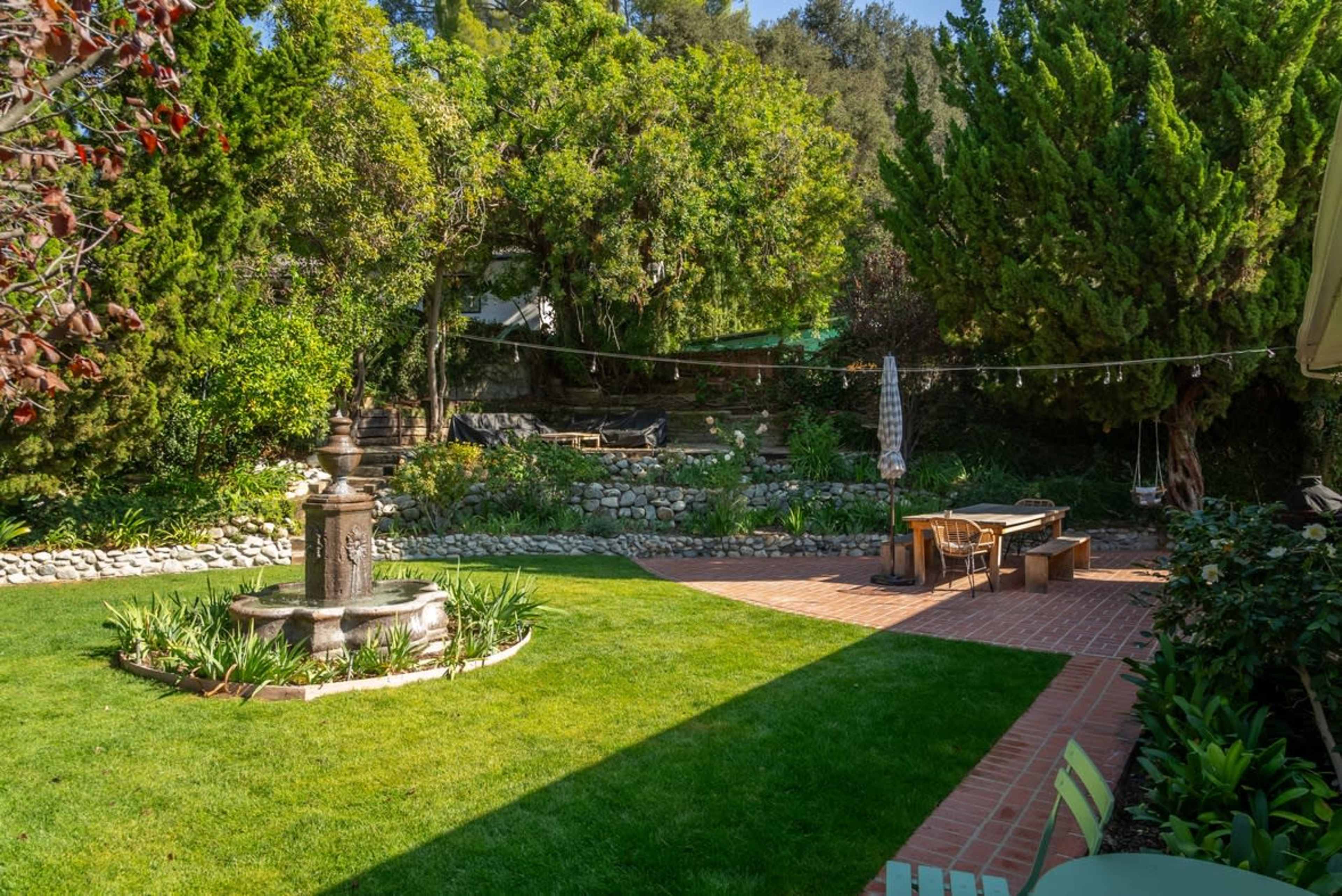 Mid-Century Ranch Oasis in Pasadena Image in South Arroyo, Pasadena, CA