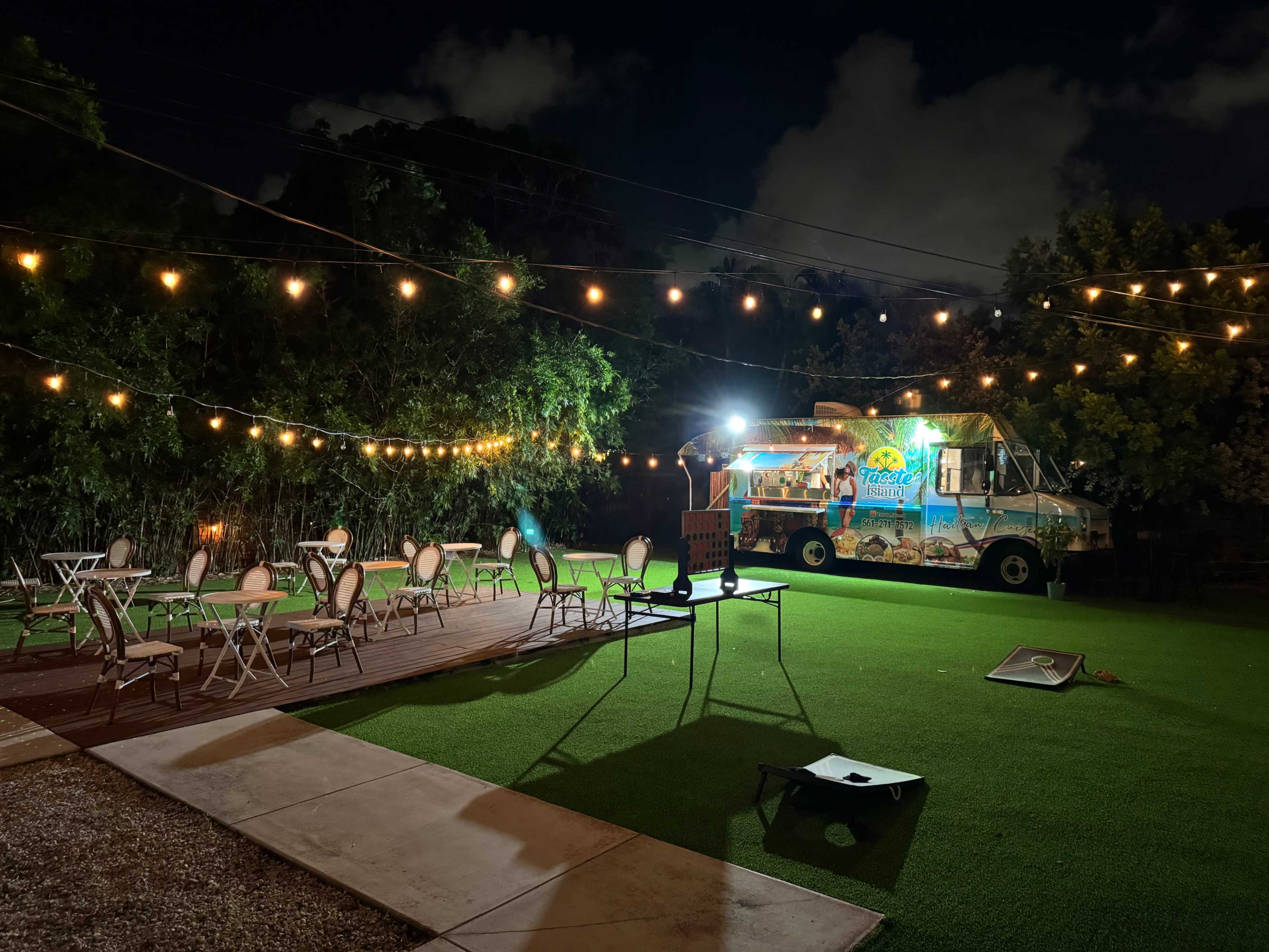 Bar with big outdoor space Image in Middle River Terrace, Fort Lauderdale, FL