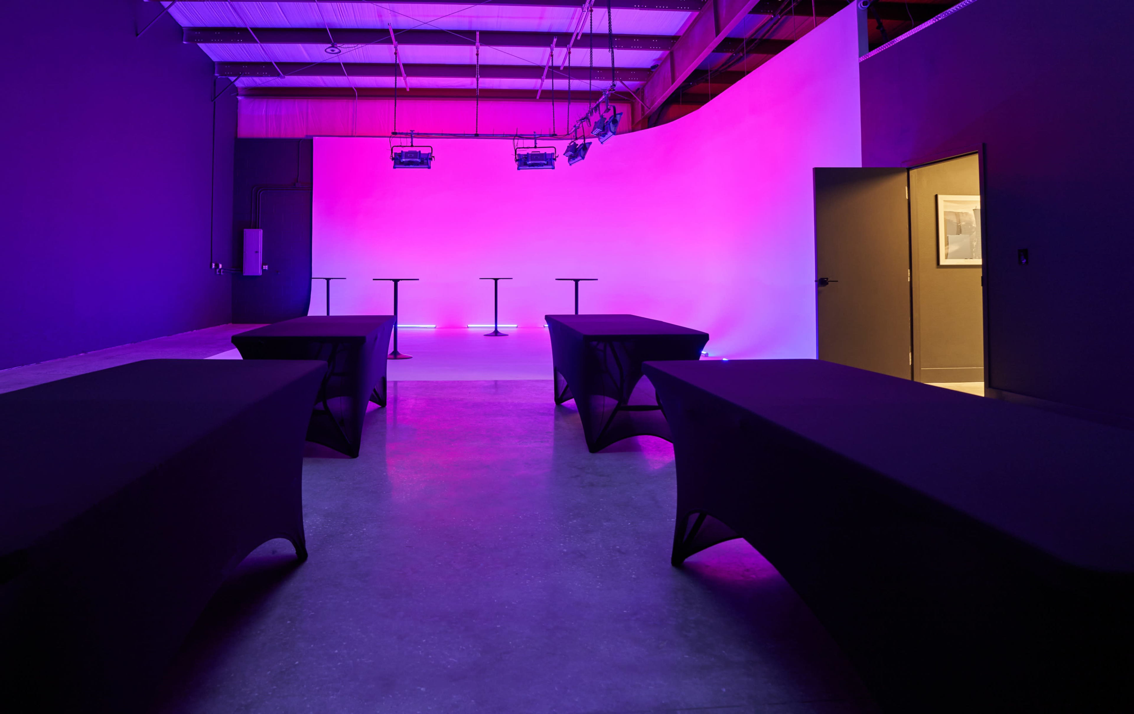 1,400SF Cyc Studio + 300SF Conference Room | 25×25 Cyc Wall – Orlando Image in Casselberry, Casselberry, FL