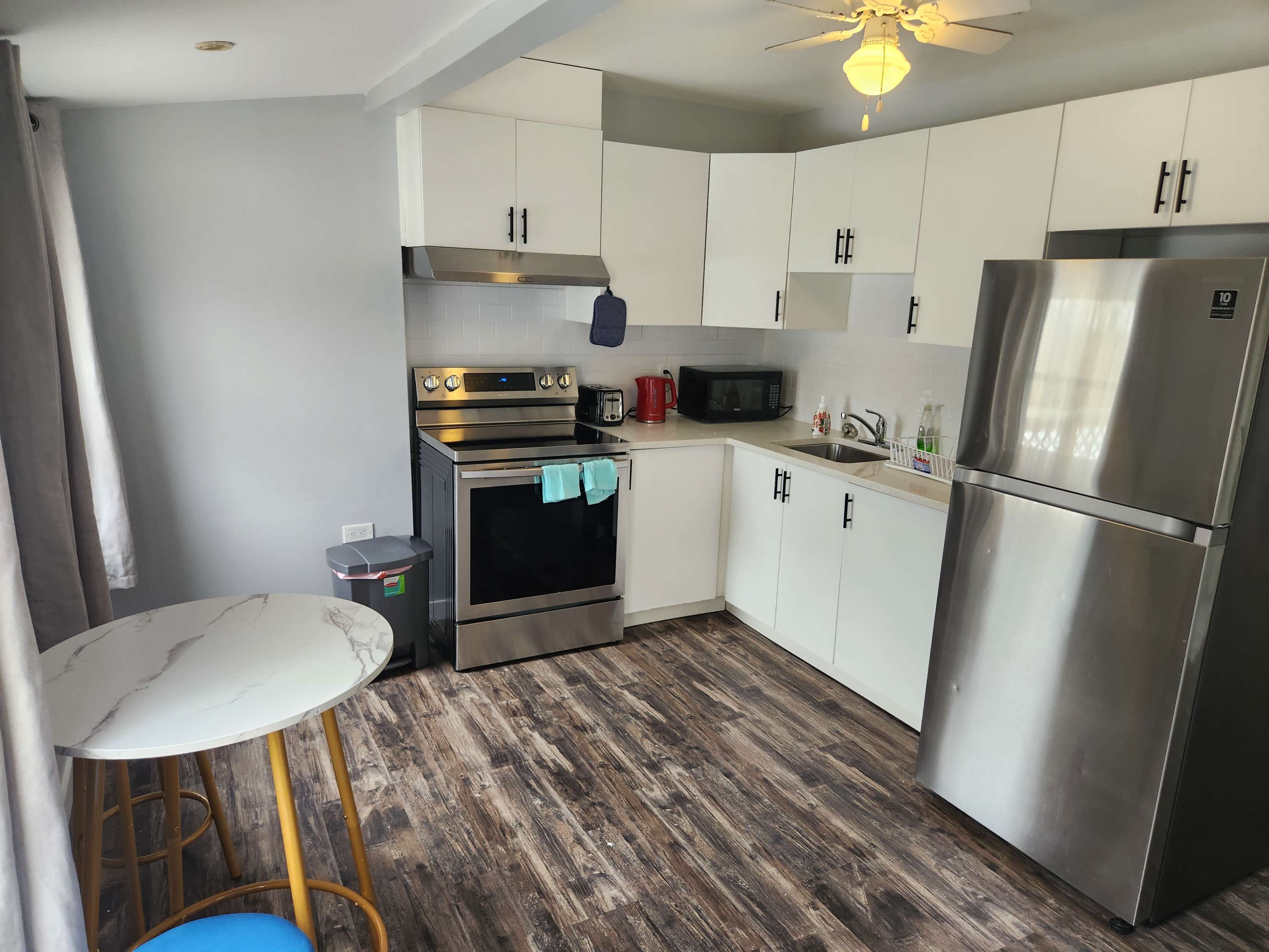 Modern Bright Content Studio in Ajax with Natural Light + Chic Decor Image in Ajax, Ajax, ON