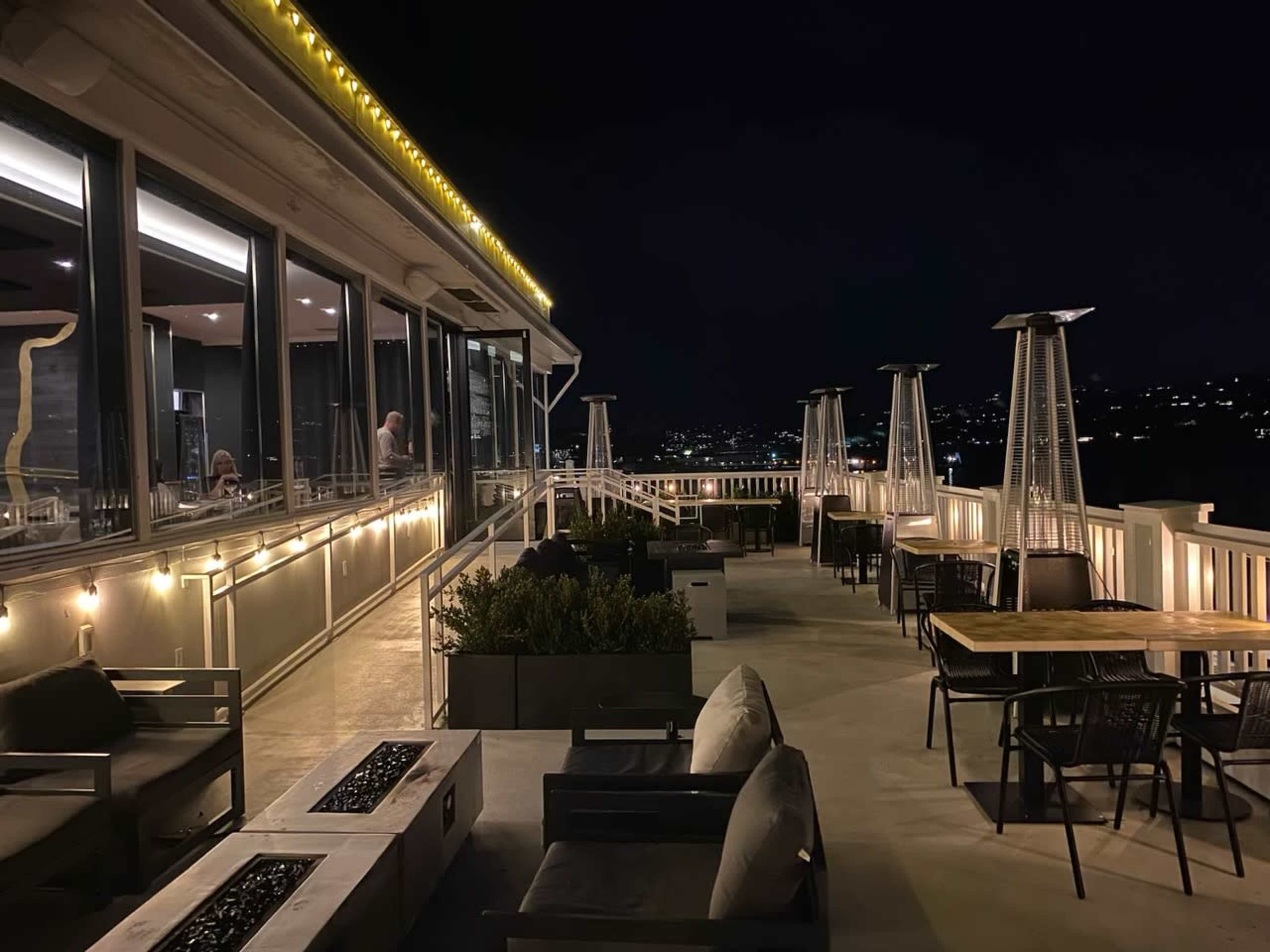 Modern Water Front Open Concept Restaurant Image in Sausalito, Sausalito, CA