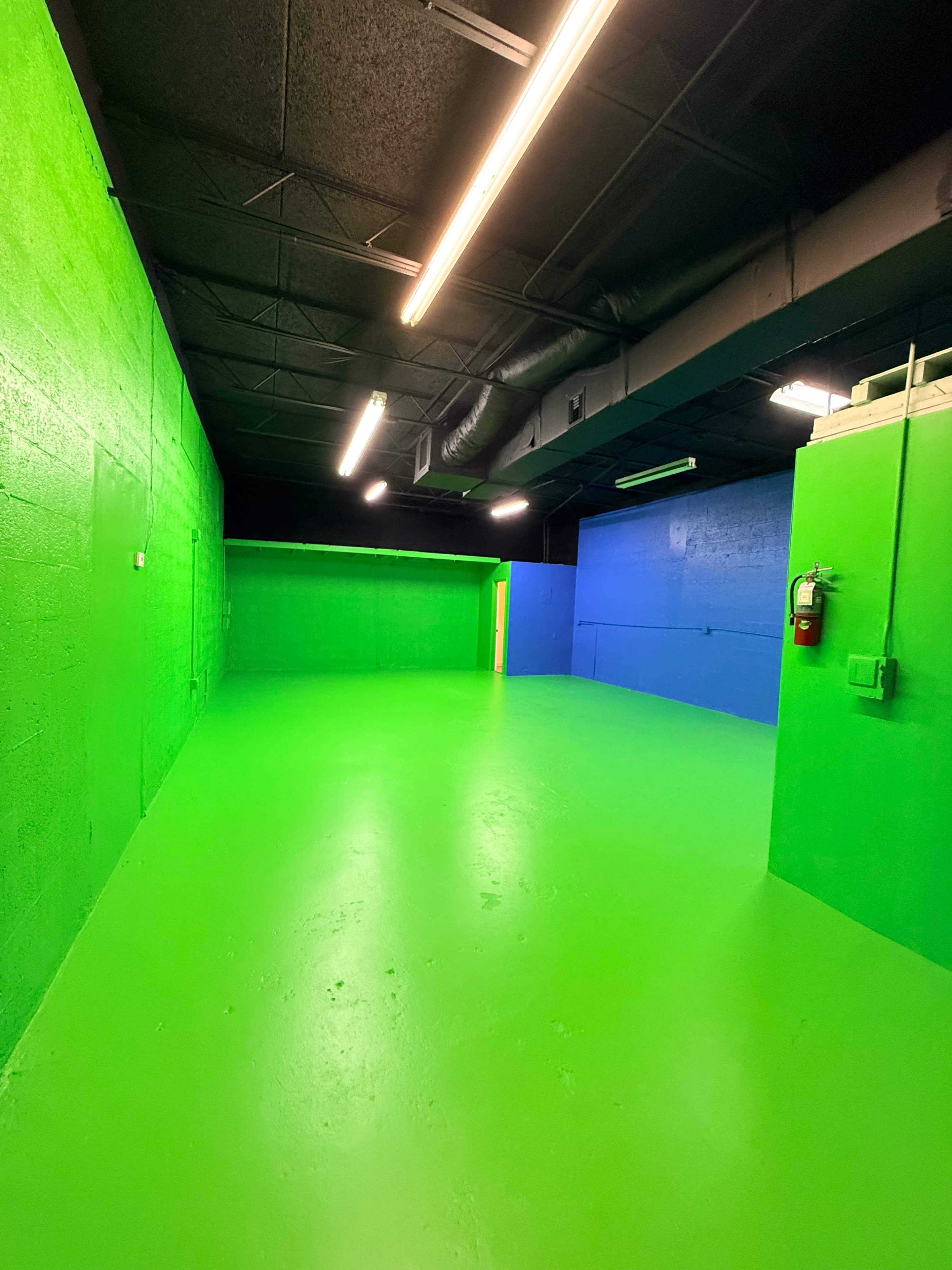 Full Green Screen Creator Studio – Photo, Video & Streaming Image in Pompano Beach, Pompano Beach, FL