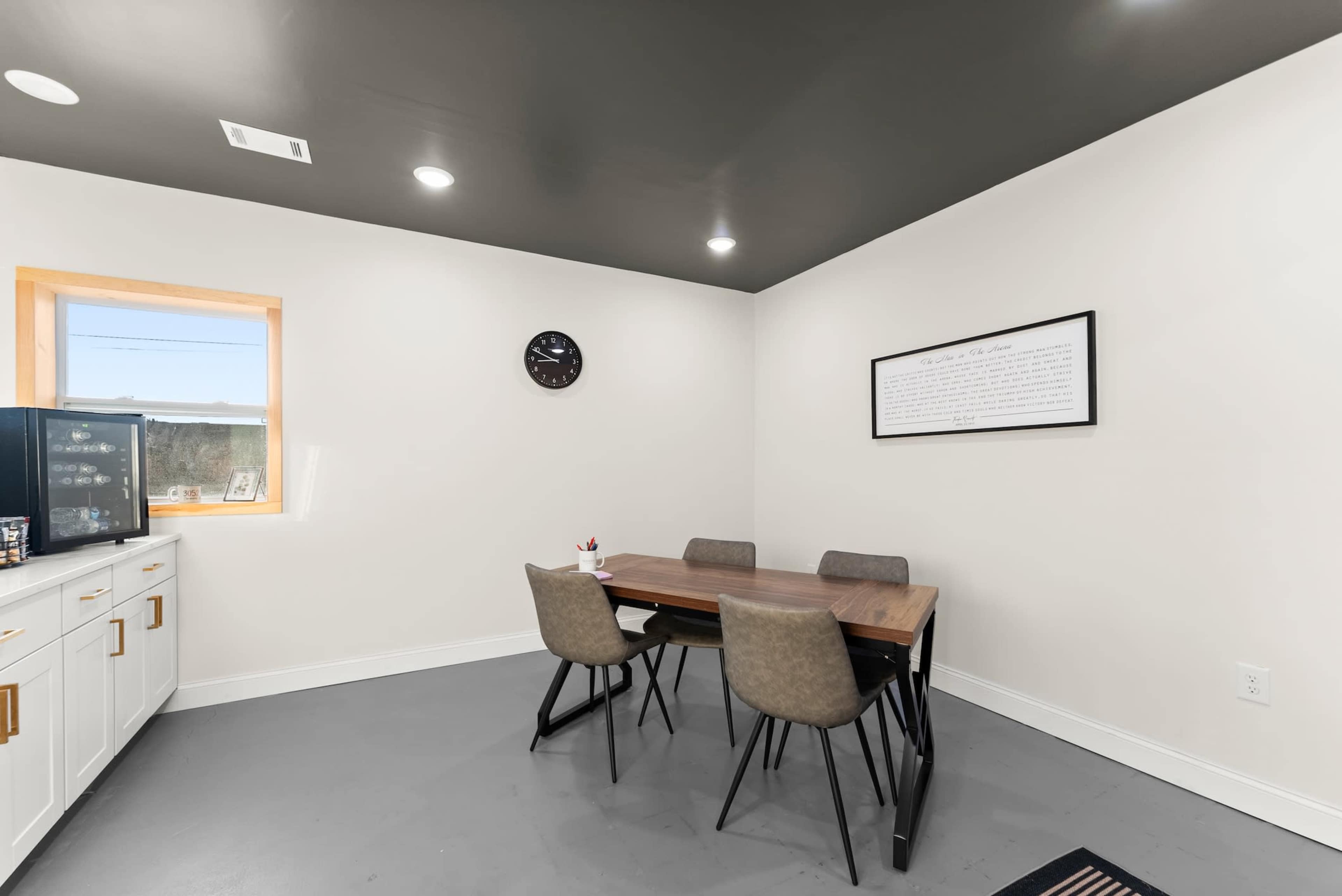 Modern Conference Room Image in Commerce, Commerce, GA