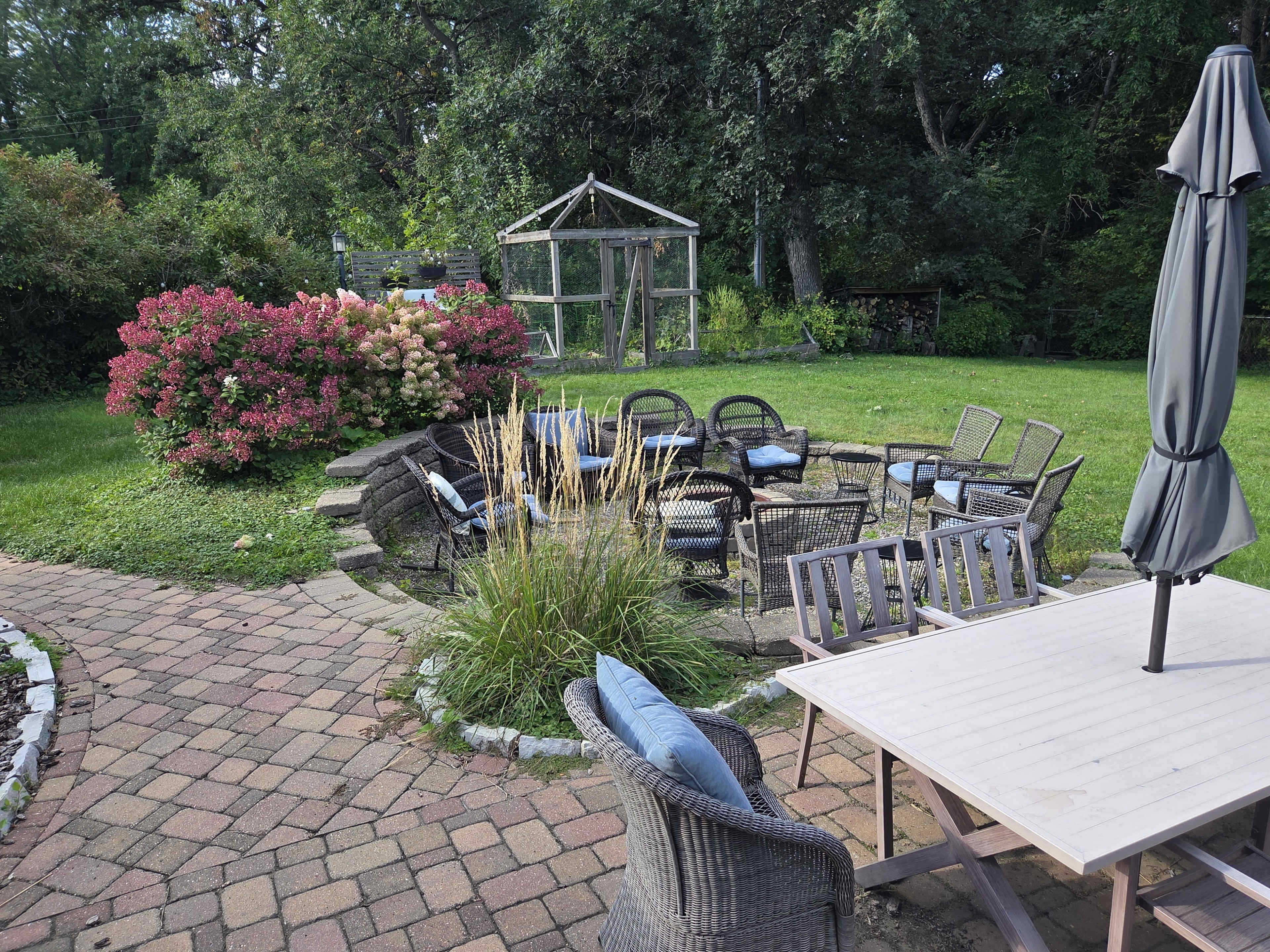 Spacious Modern Home with Vaulted Ceilings, Expansive Kitchen, and Stunning Outdoor Oasis Image in Arden Hills, Arden Hills, MN
