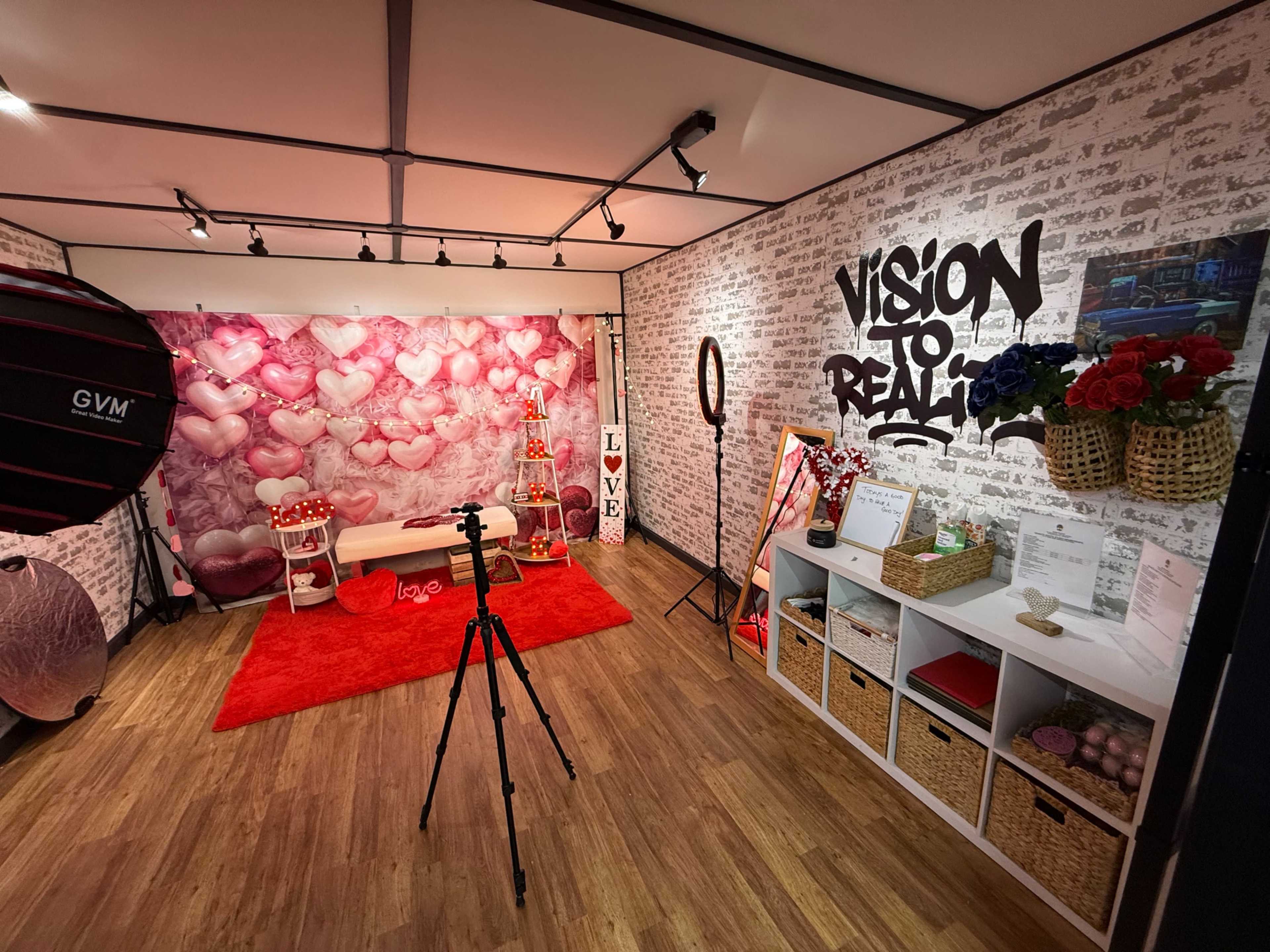 Cozy studio where visions become reality Image in Londonderry, londonderry, NH