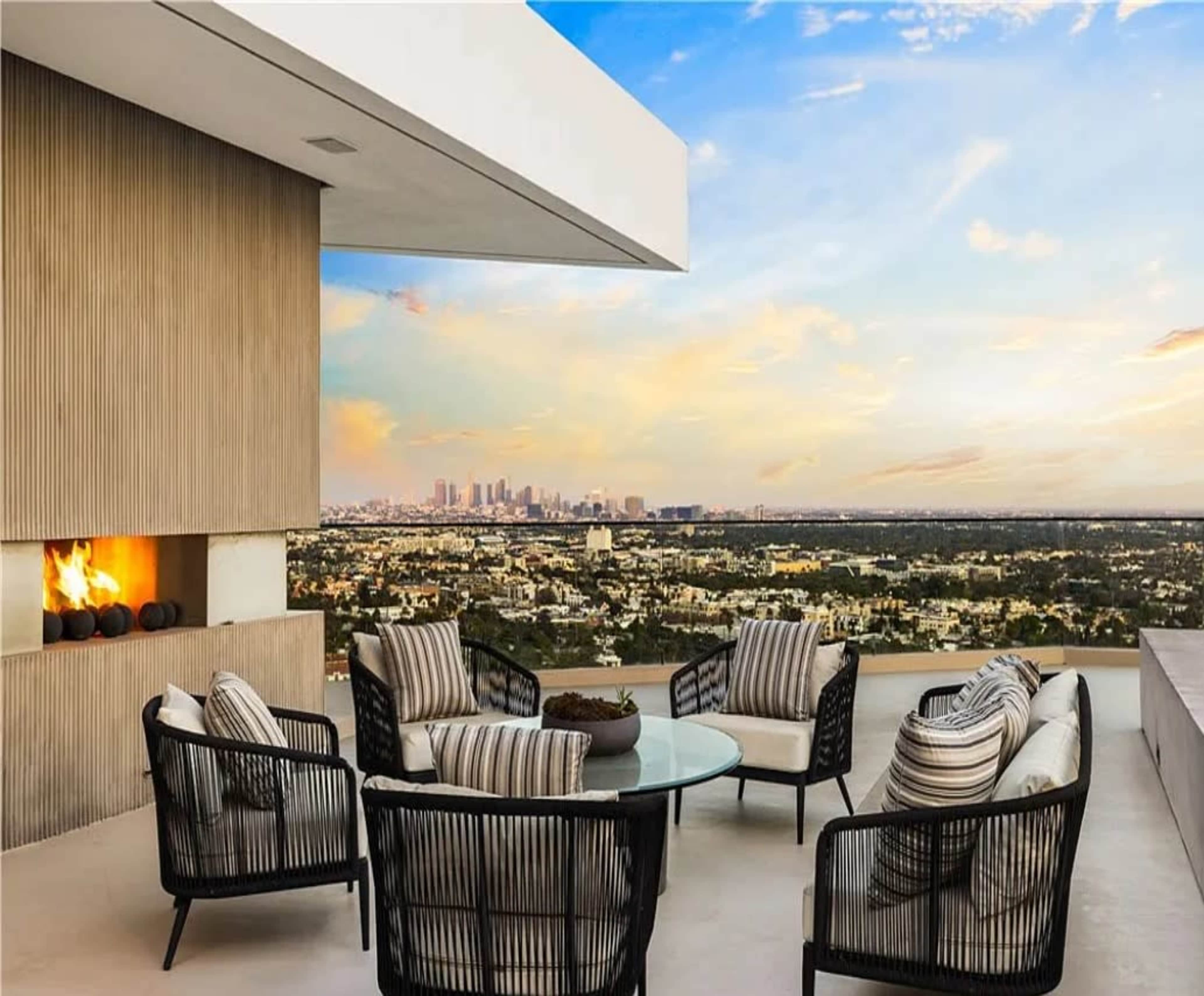 GLASS HORIZON SKYLINE SEDUCTION ABOVE SUNSET Image in Central LA, Los Angeles, CA
