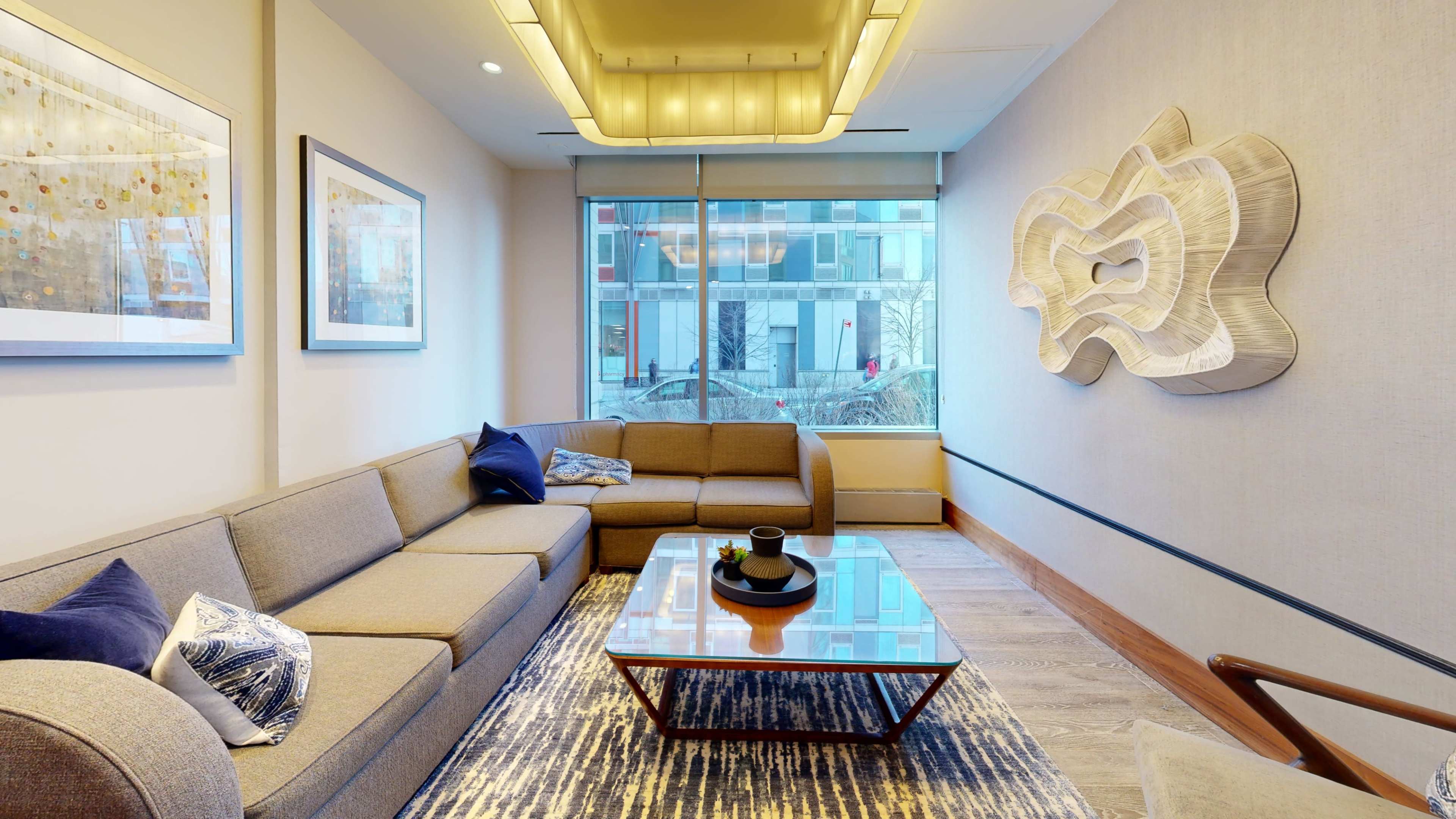 Cozy Lounge Image in Hunters Point, Long Island City, NY