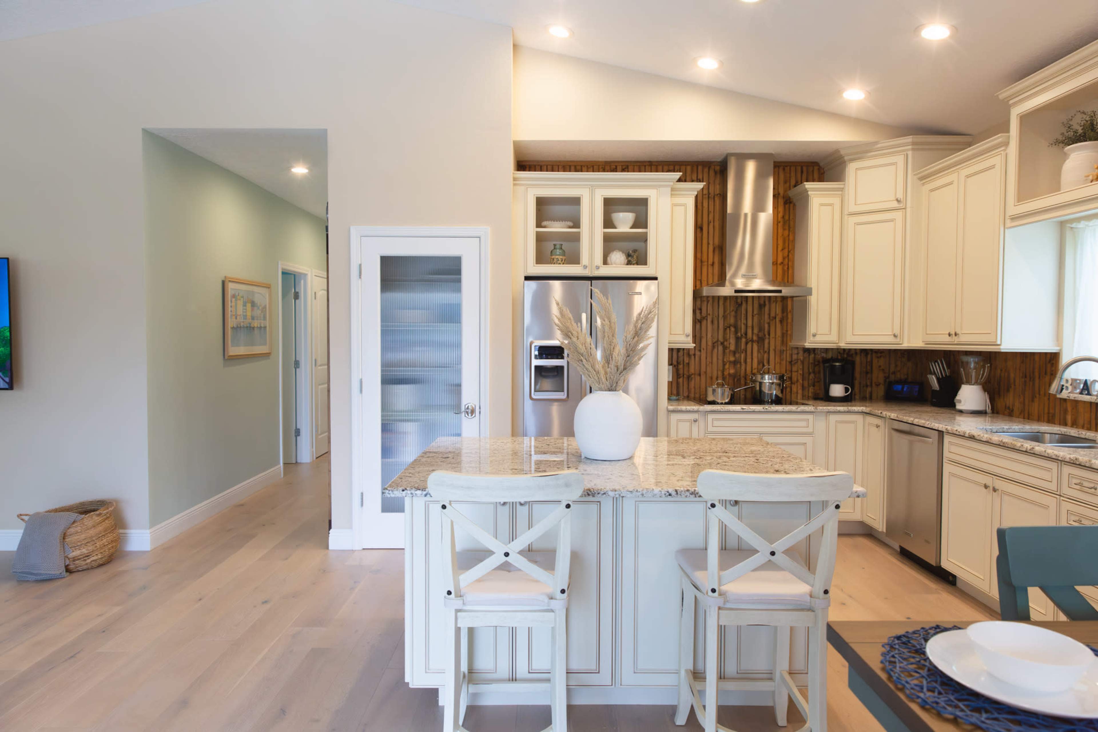 Bright, coastal modern design 4 Bedroom Home near Clearwater and Dunedin Image in Ozona, Palm Harbor, FL