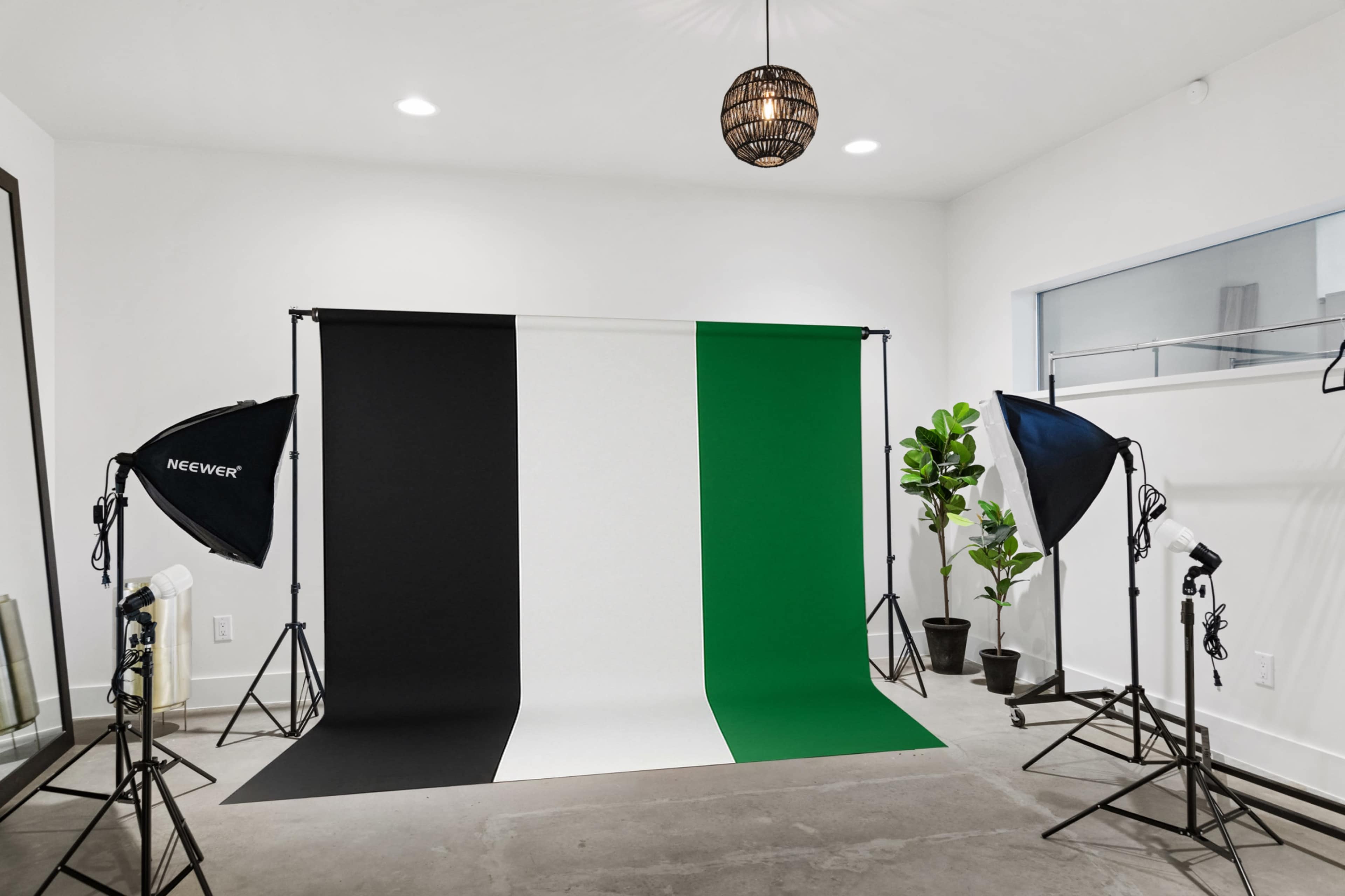 Private Photo Studio w/ Skyline Views Image in Montrose, Houston, TX