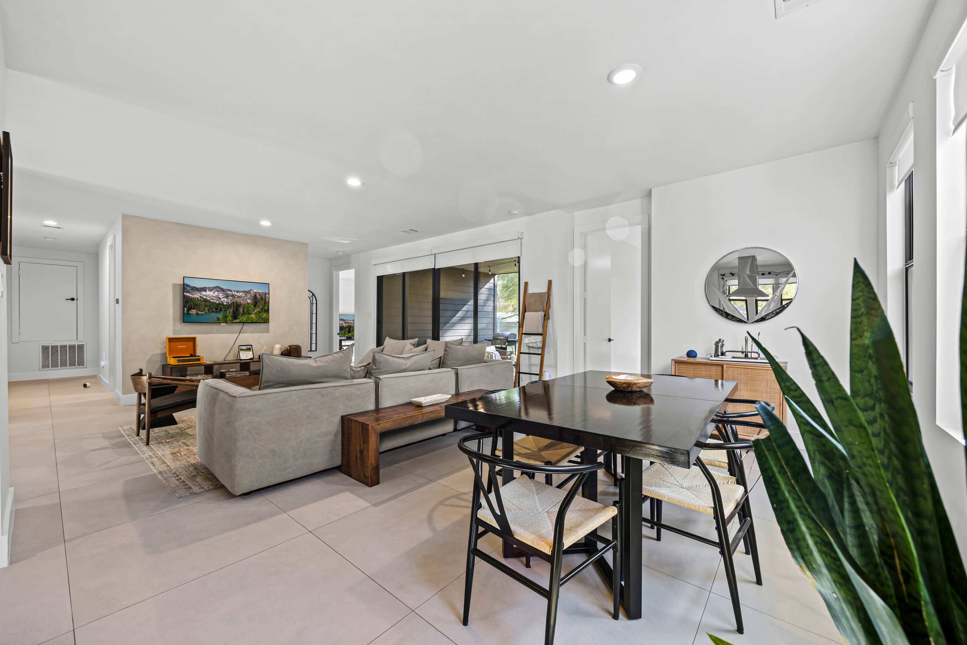 Modern Home - PERFECT for small gatherings and photo shoots Image in , Conroe, TX