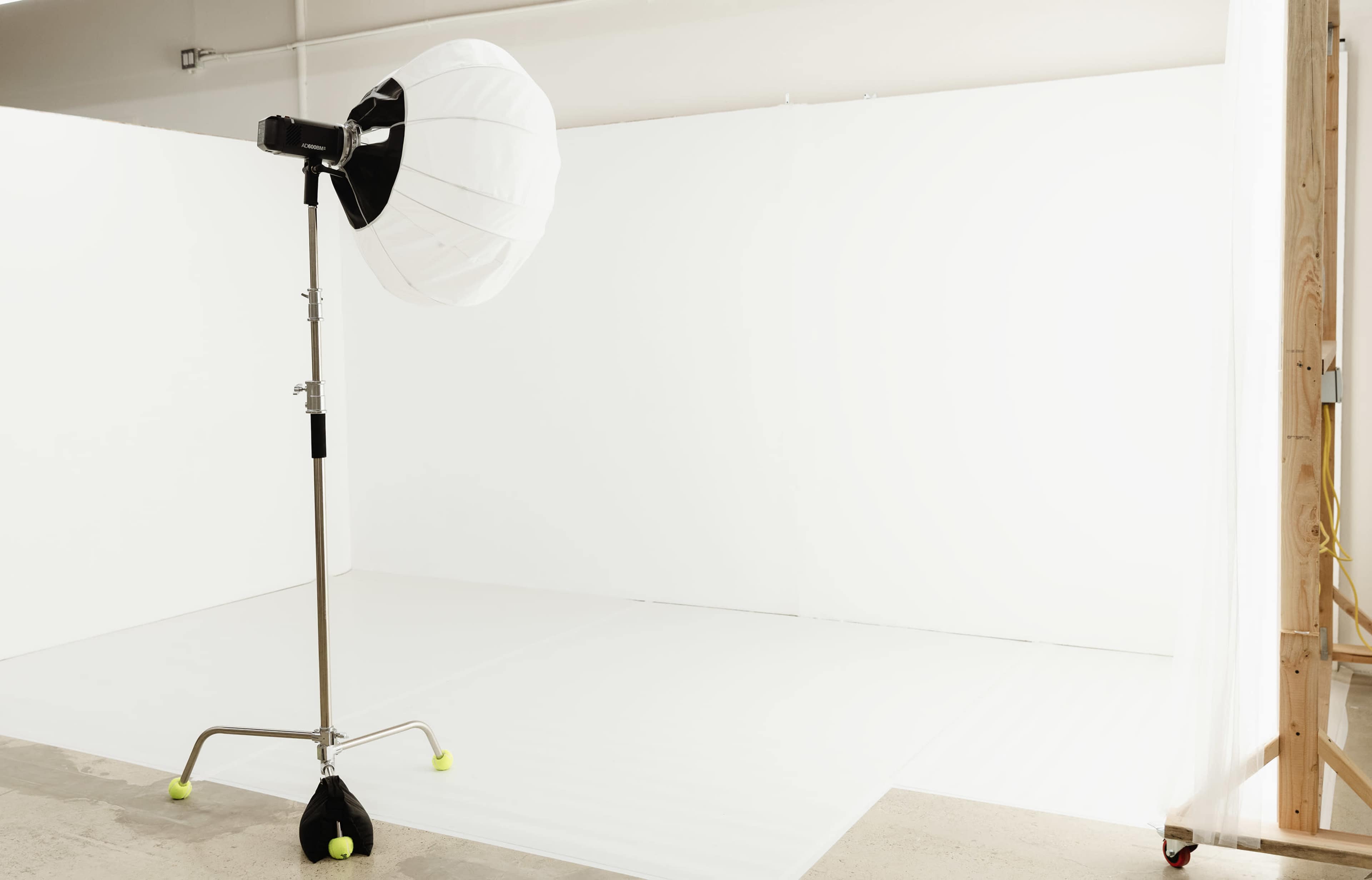 The Arlen Studio Image in Westlake Village, Westlake Village, CA