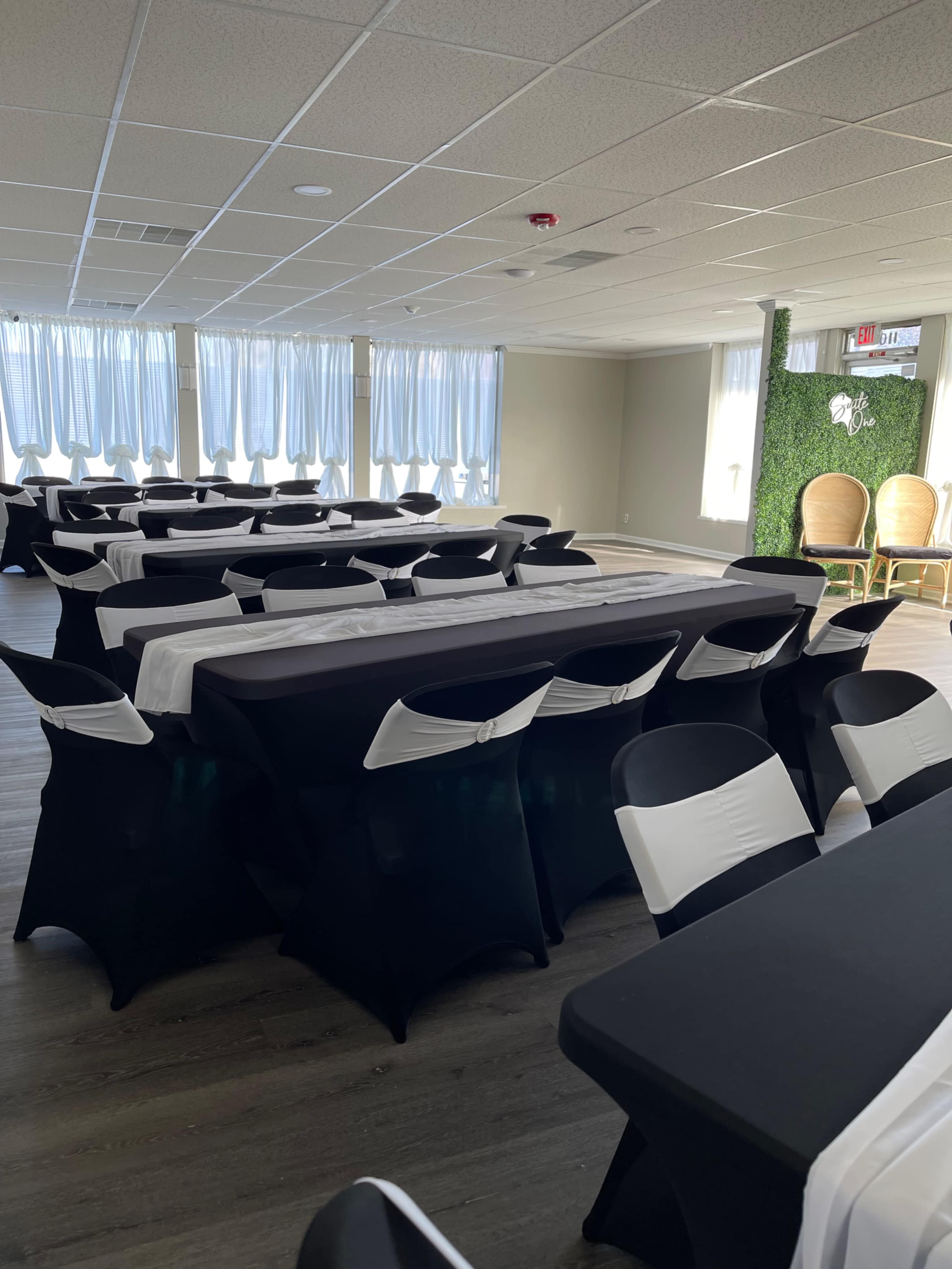 Intimate and cozy event space Image in Emerald Lawns, Joliet, IL