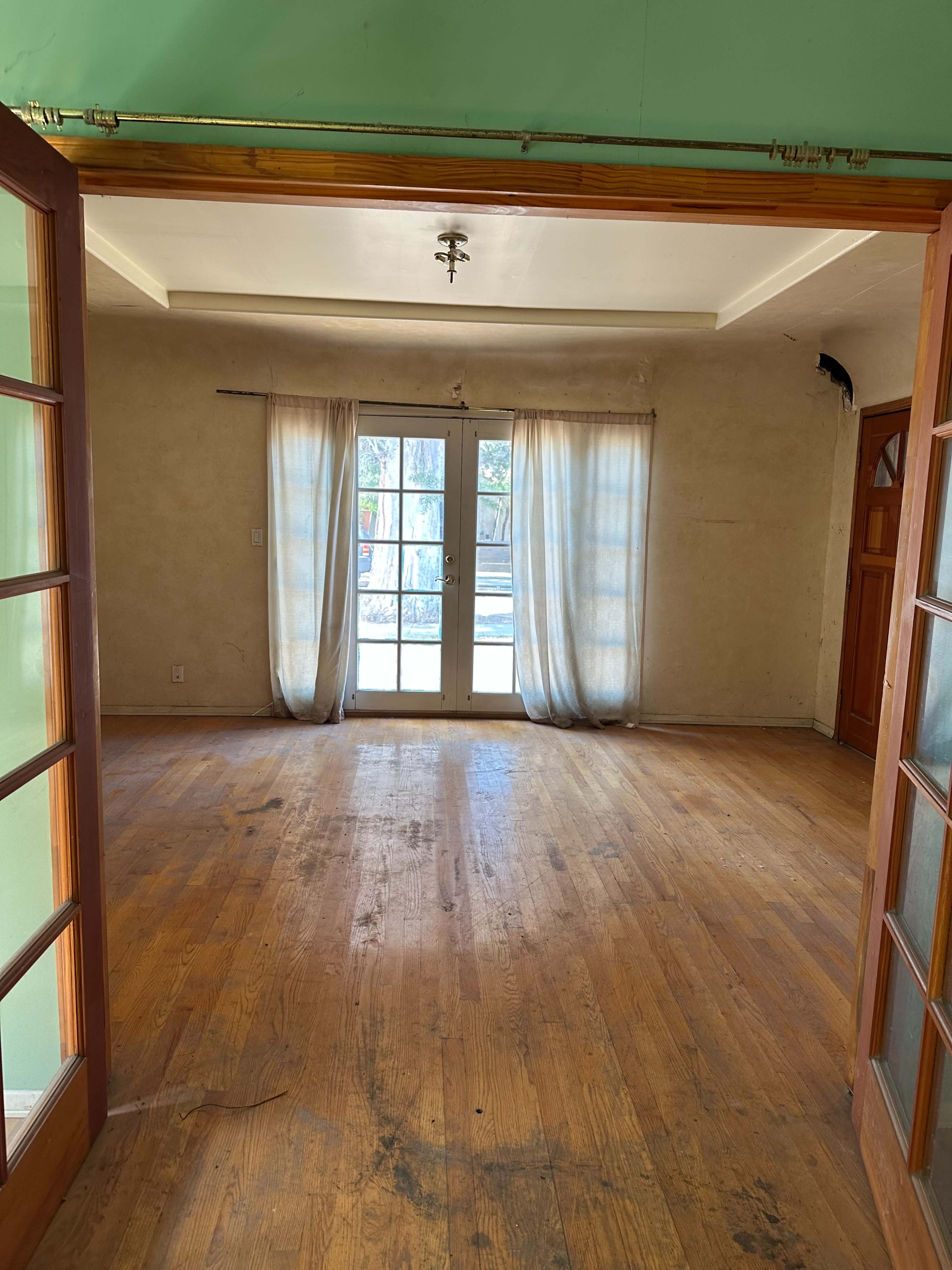 Quiet Neighborhood Spanish Fixer Upper with backyard patio Image in Mar Vista, Los Angeles, CA