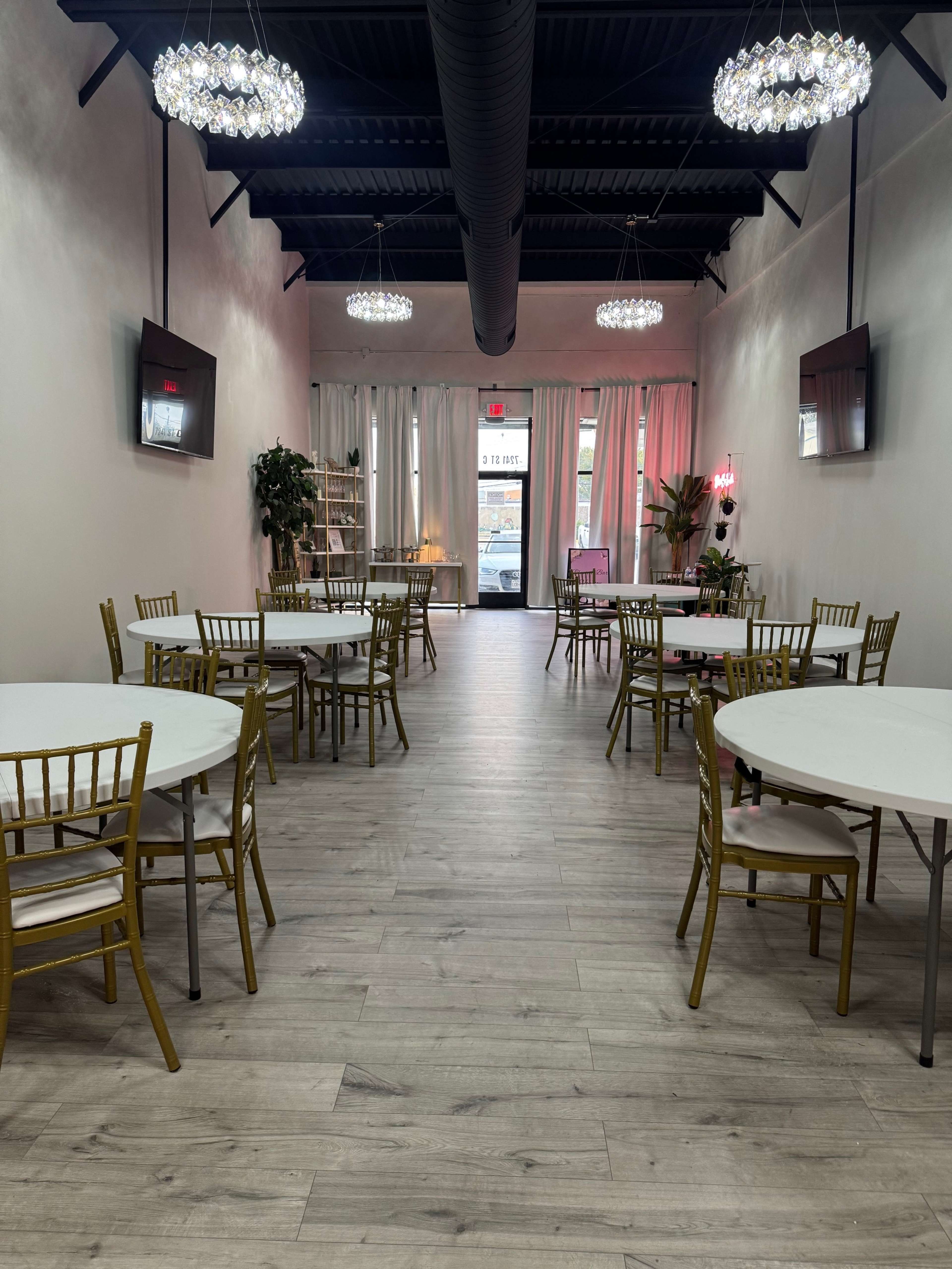 Luxury Creative Events Space in East Downtown Image in Greater East End, Houston, TX