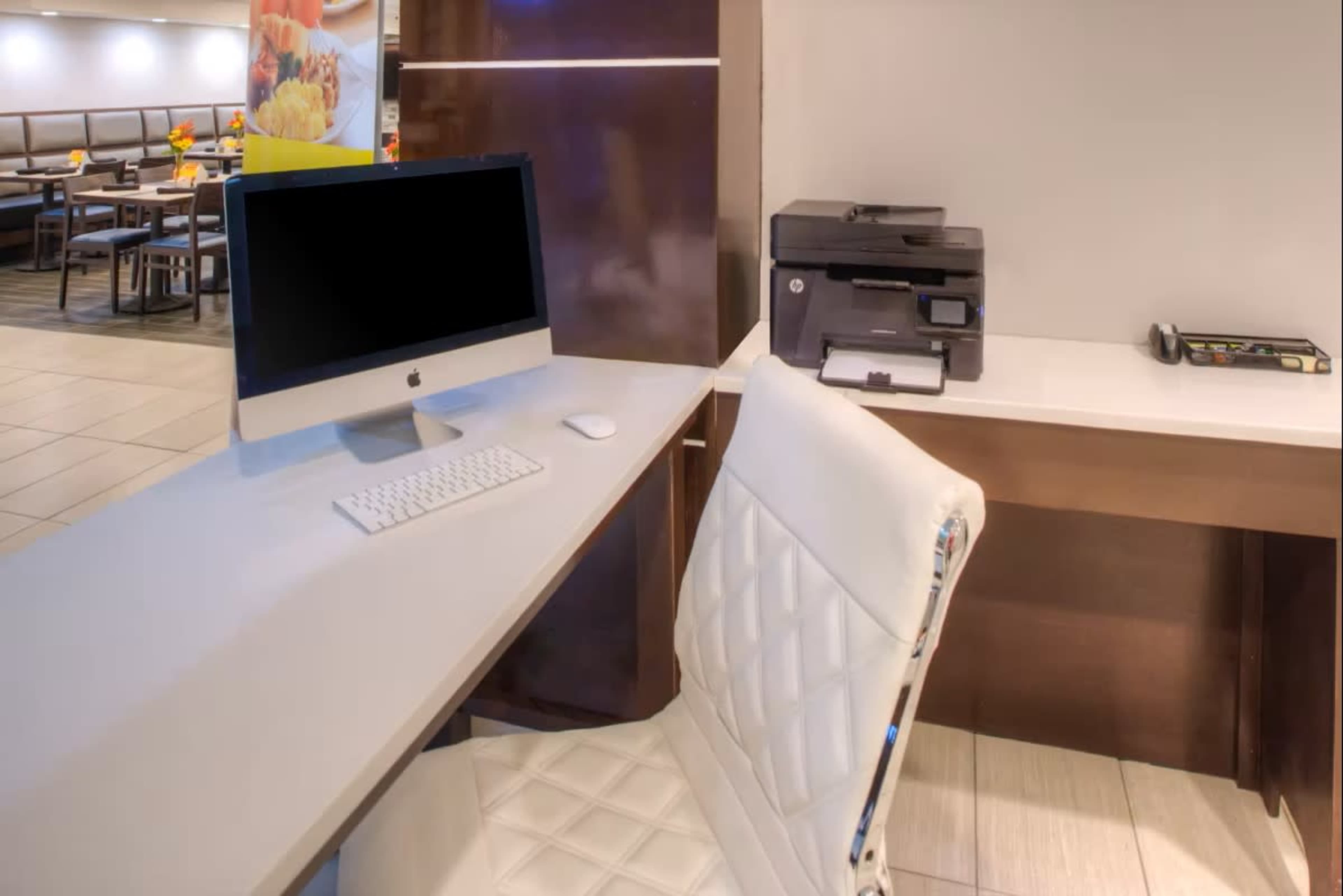 Holiday Inn Belcamp Meeting Room Image in Belcamp, BELCAMP, MD