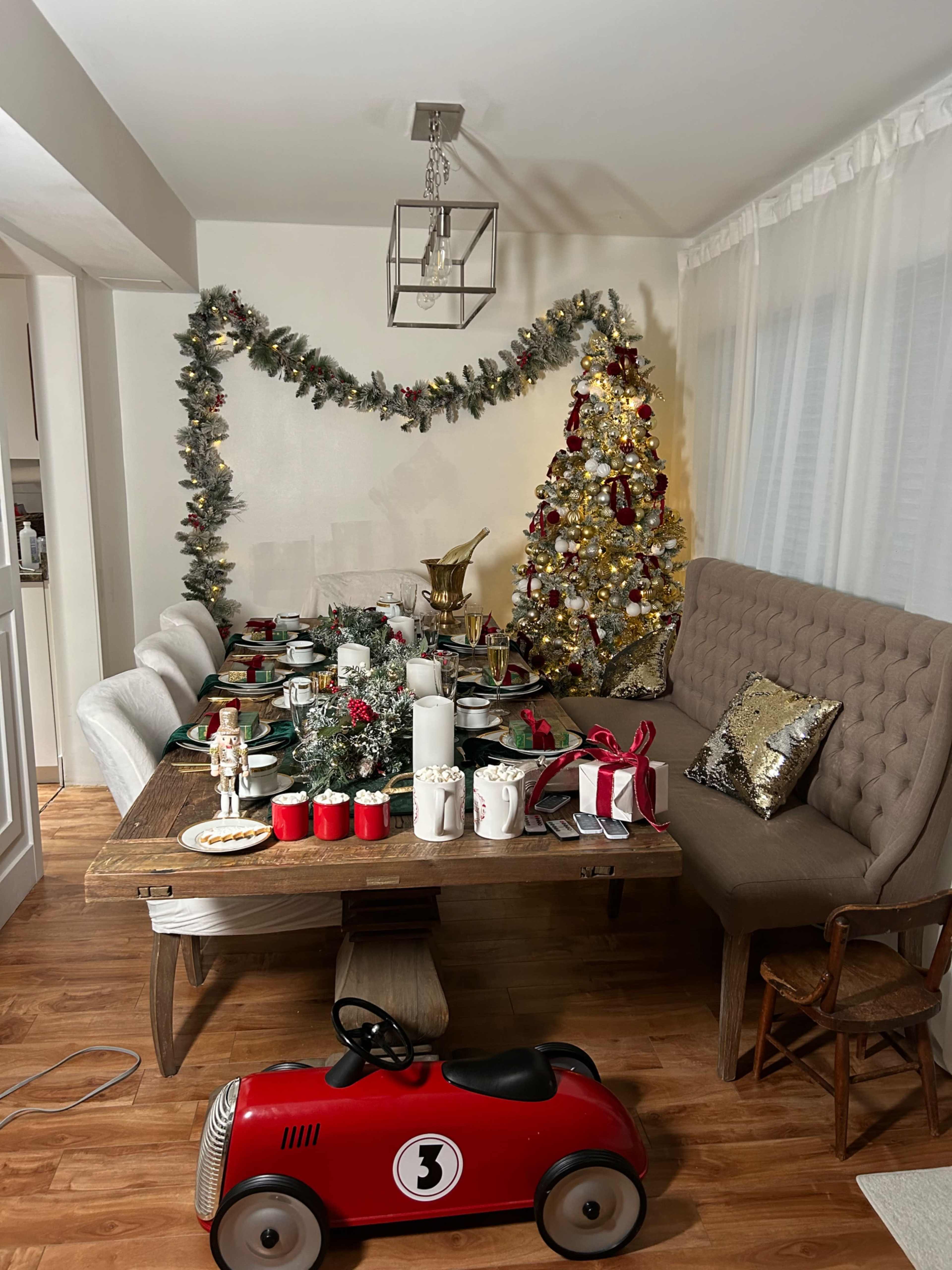 Christmas photo studio fully decorated Image in Surrey, Surrey, BC