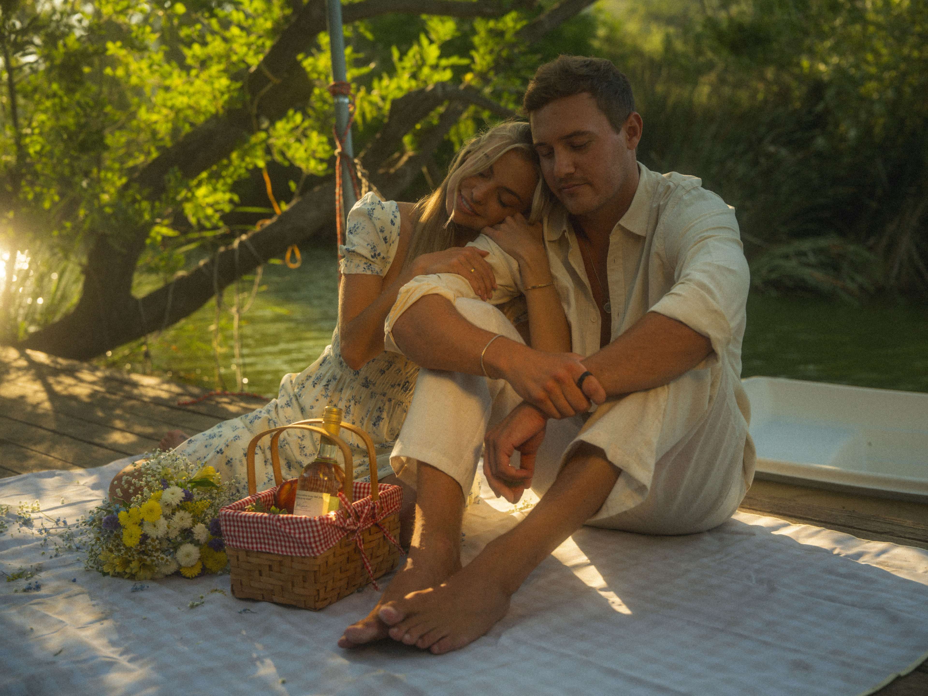 Cape Cod/Modern Farmhouse Lakefront Property with Lush Backyard and Detached Studio. Image in Malibou Lake, Agoura hills, CA