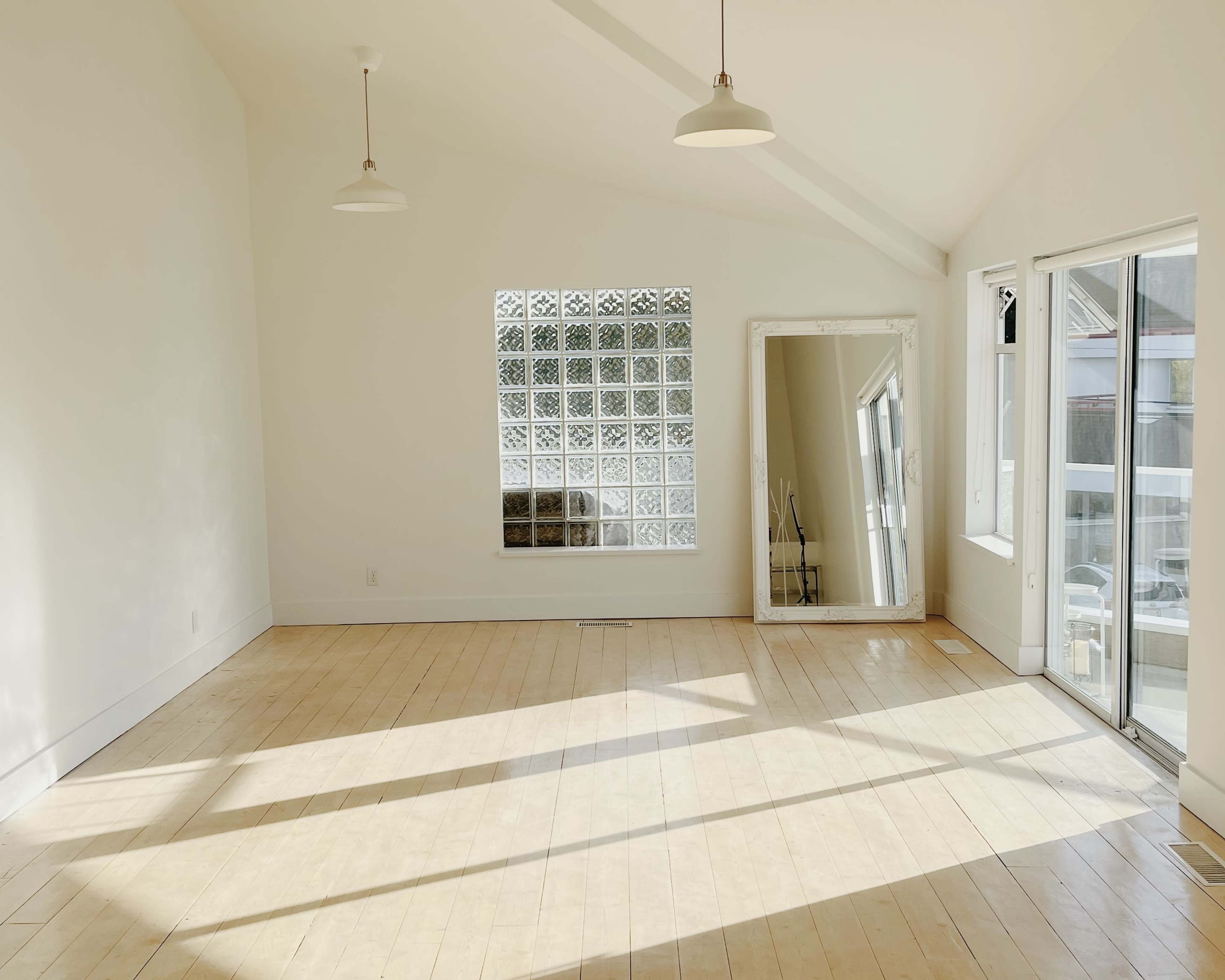 Bright, Open Studio in South Surrey Image in Crescent Beach, Surrey, BC