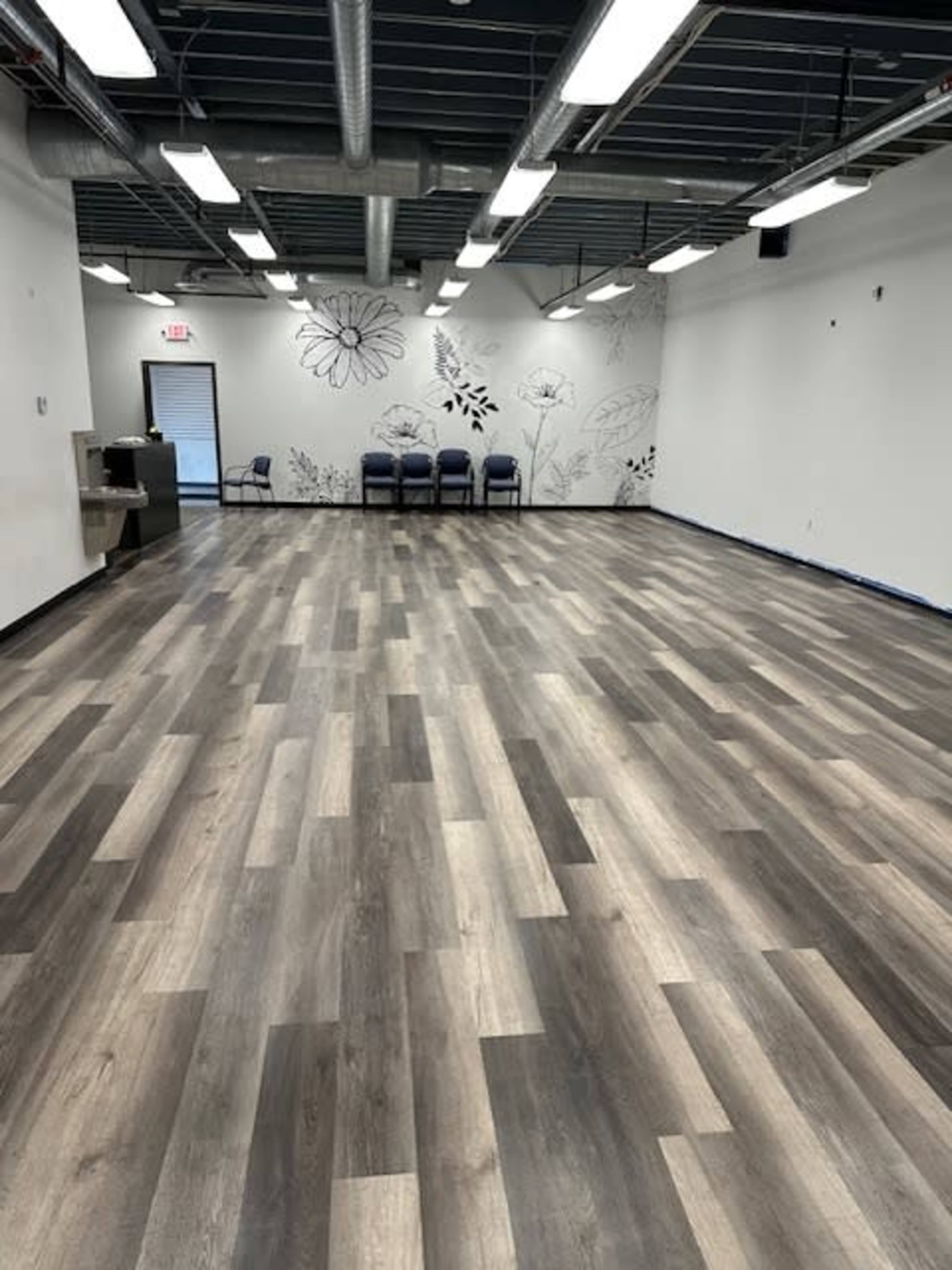 2100 sq ft former dance studio, great for  wardrobe fittings, pre-pro meetings, dance practice Image in Seward, minnepolis, MN