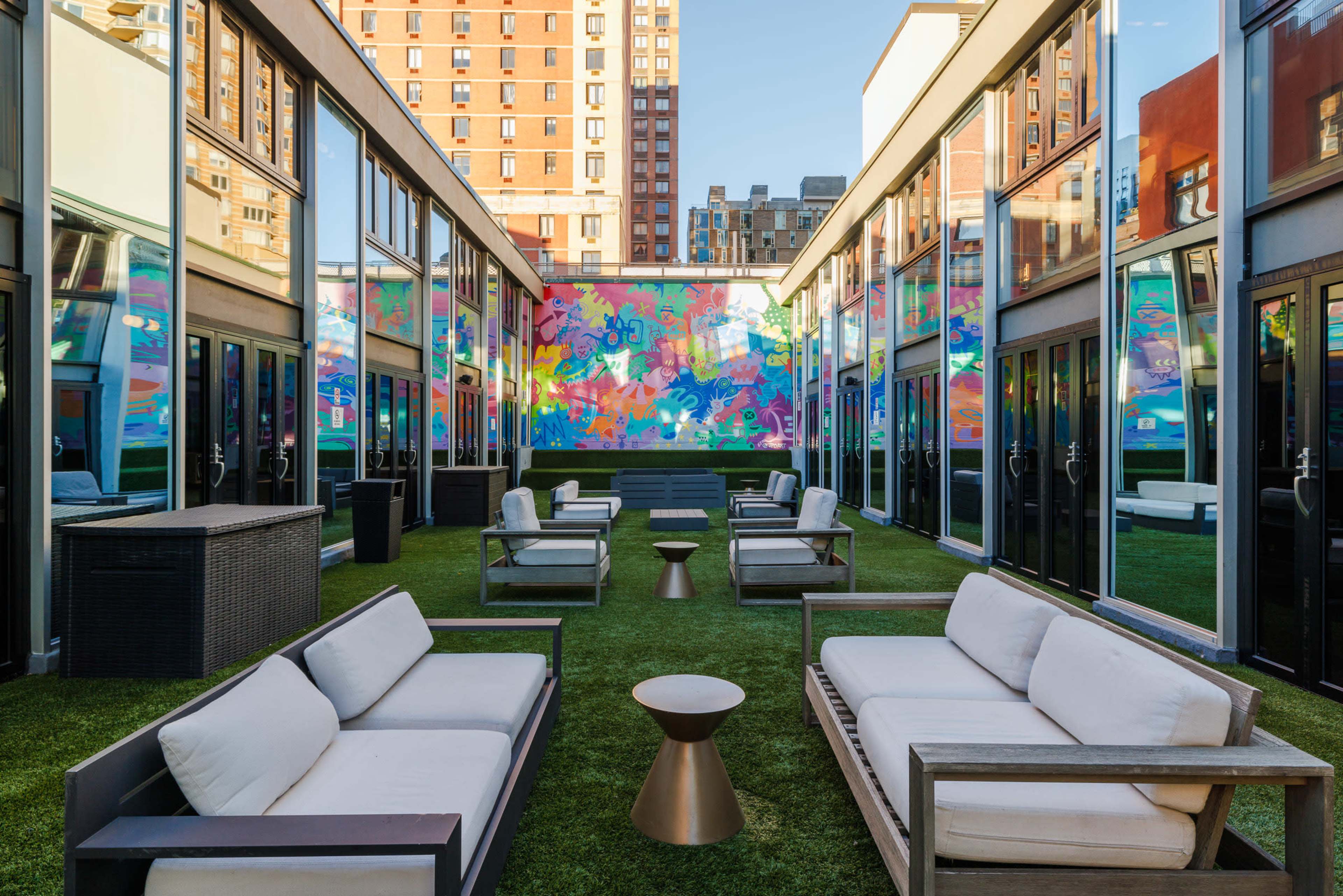 HUDSON YARD HOTEL | Cool, Modern Outdoor Space Close to Times Square ...