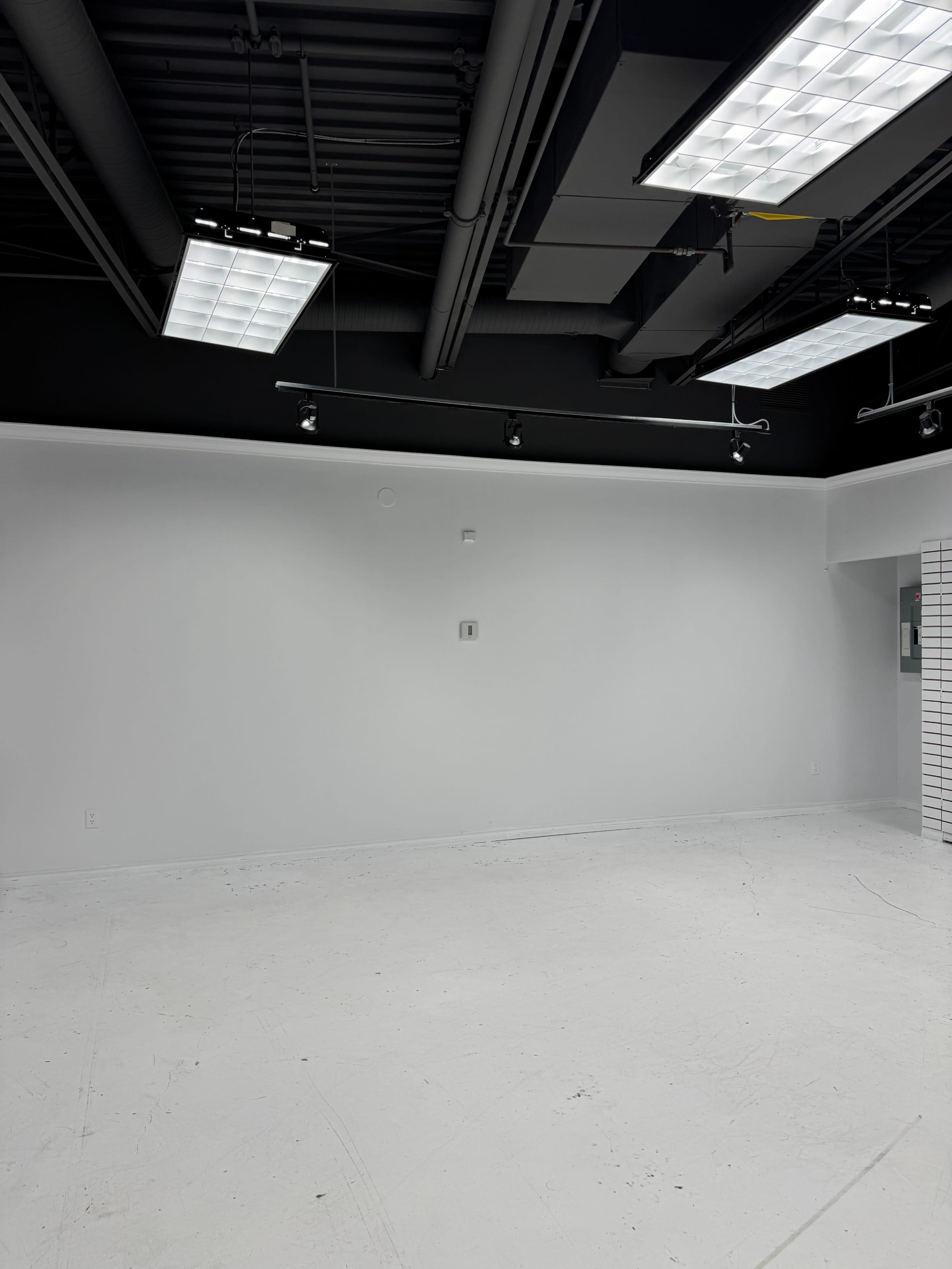 Bright photo studio Image in Strathcona, Vancouver, BC