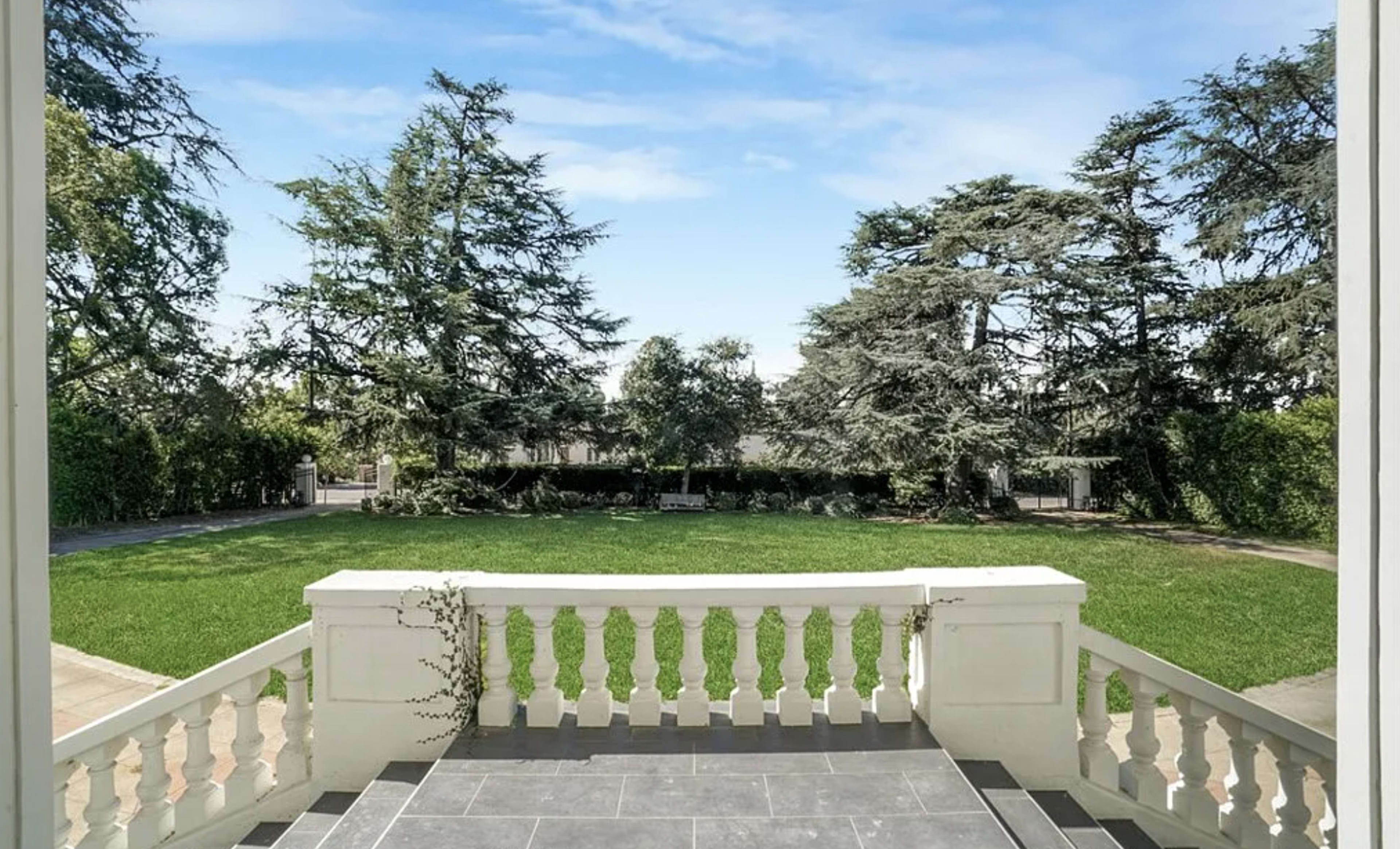 1925 Beaux Arts Revival Antebellum Luxury Estate Image in Altadena, Altadena, CA