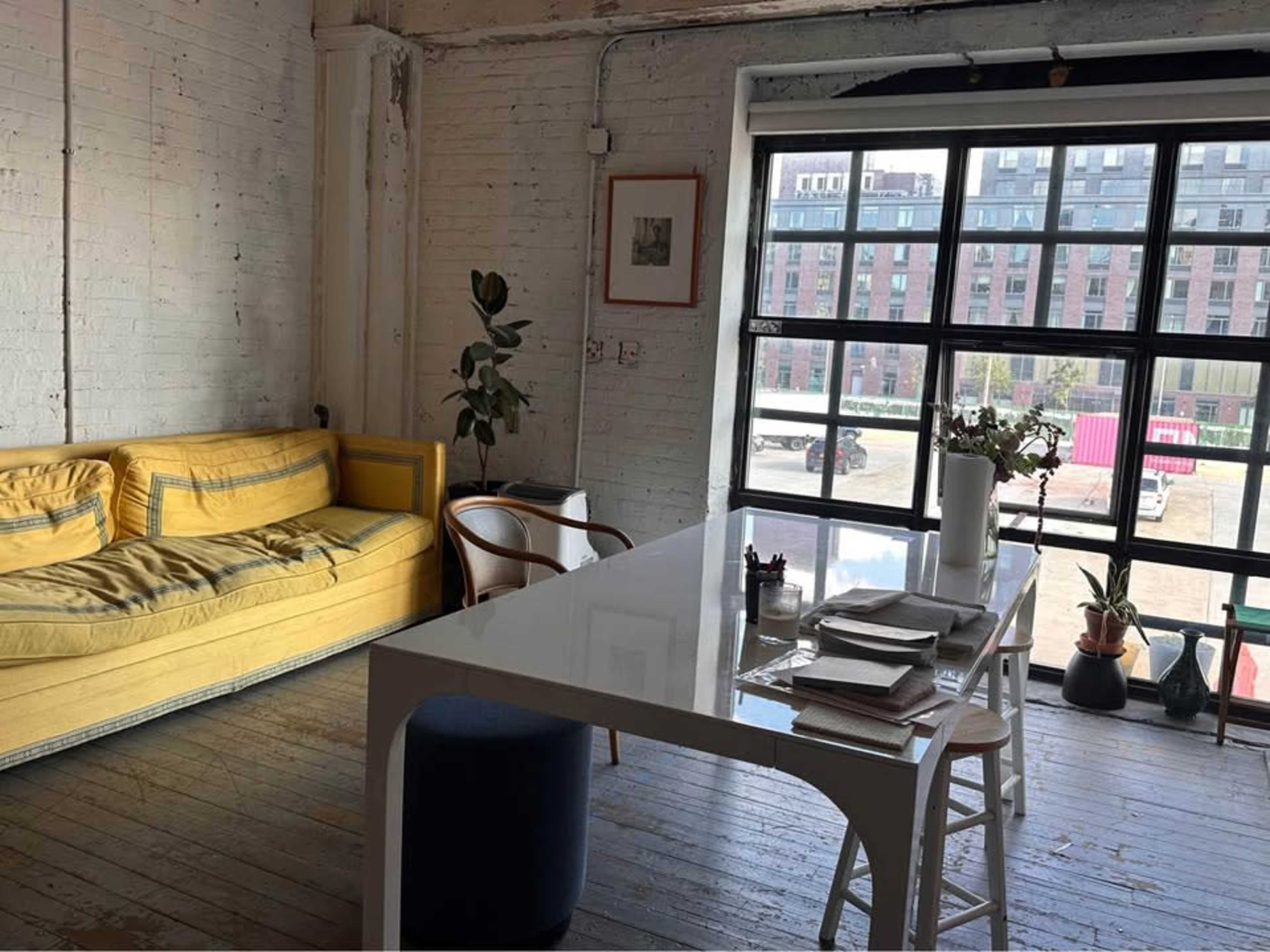 Sunny Design Studio / Photo Studio Image in Greenpoint, Brooklyn, NY