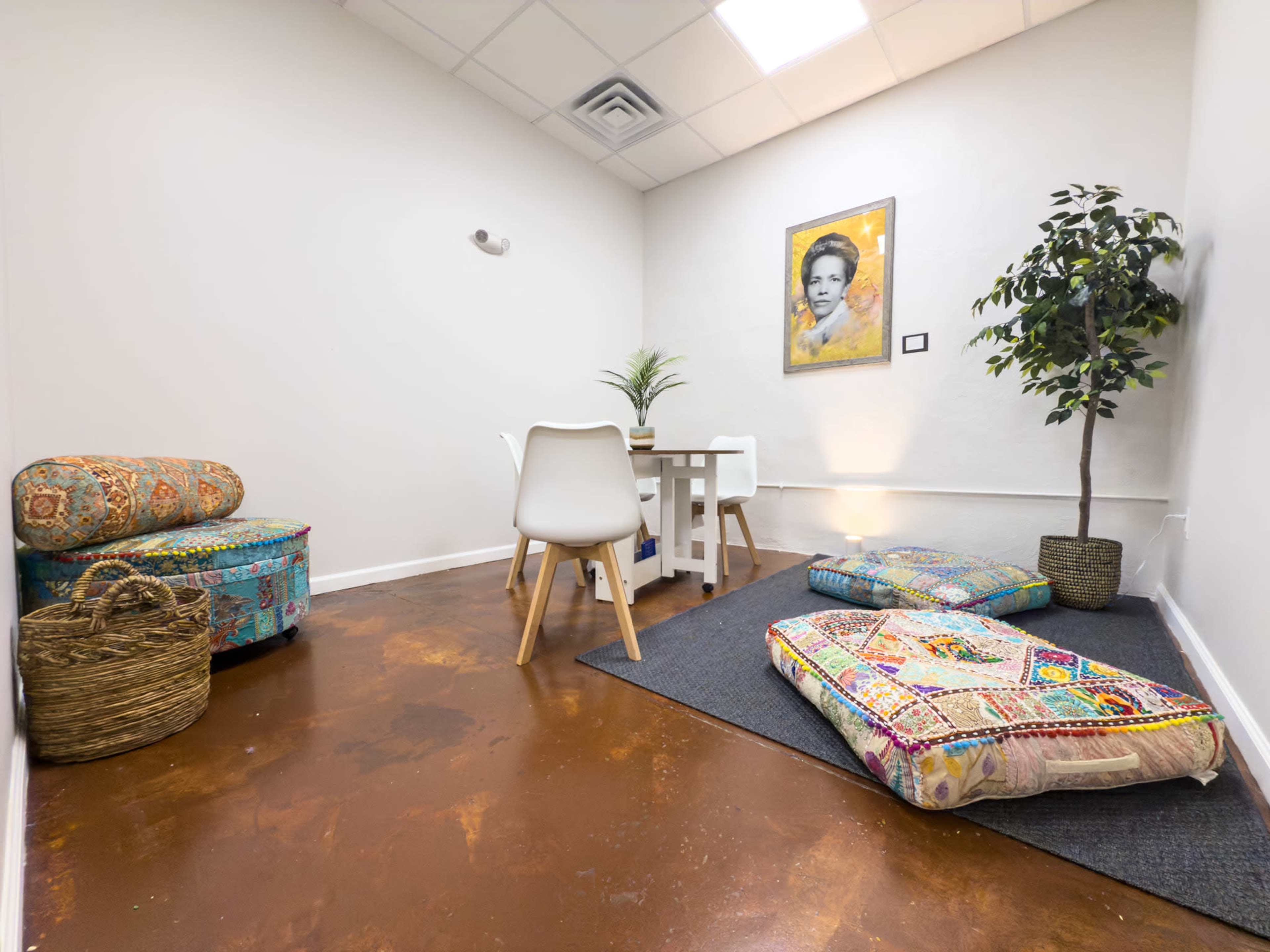 Cozy & Chic Studio for Intimate Meetings Image in Upper North Philadelphia, Philadelphia, PA, PA