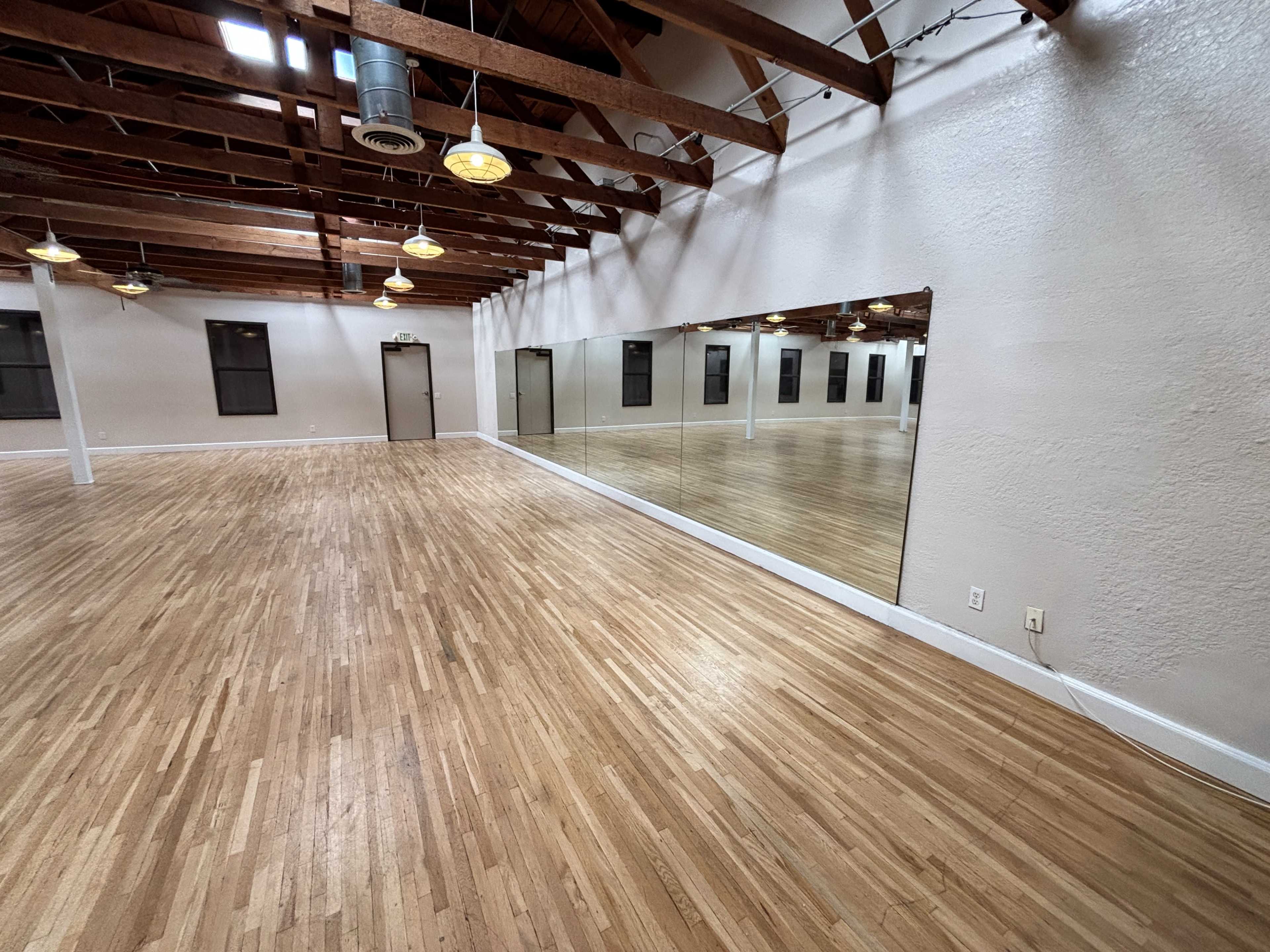 Uptown Orange Ballroom Image in Orange, Orange, CA