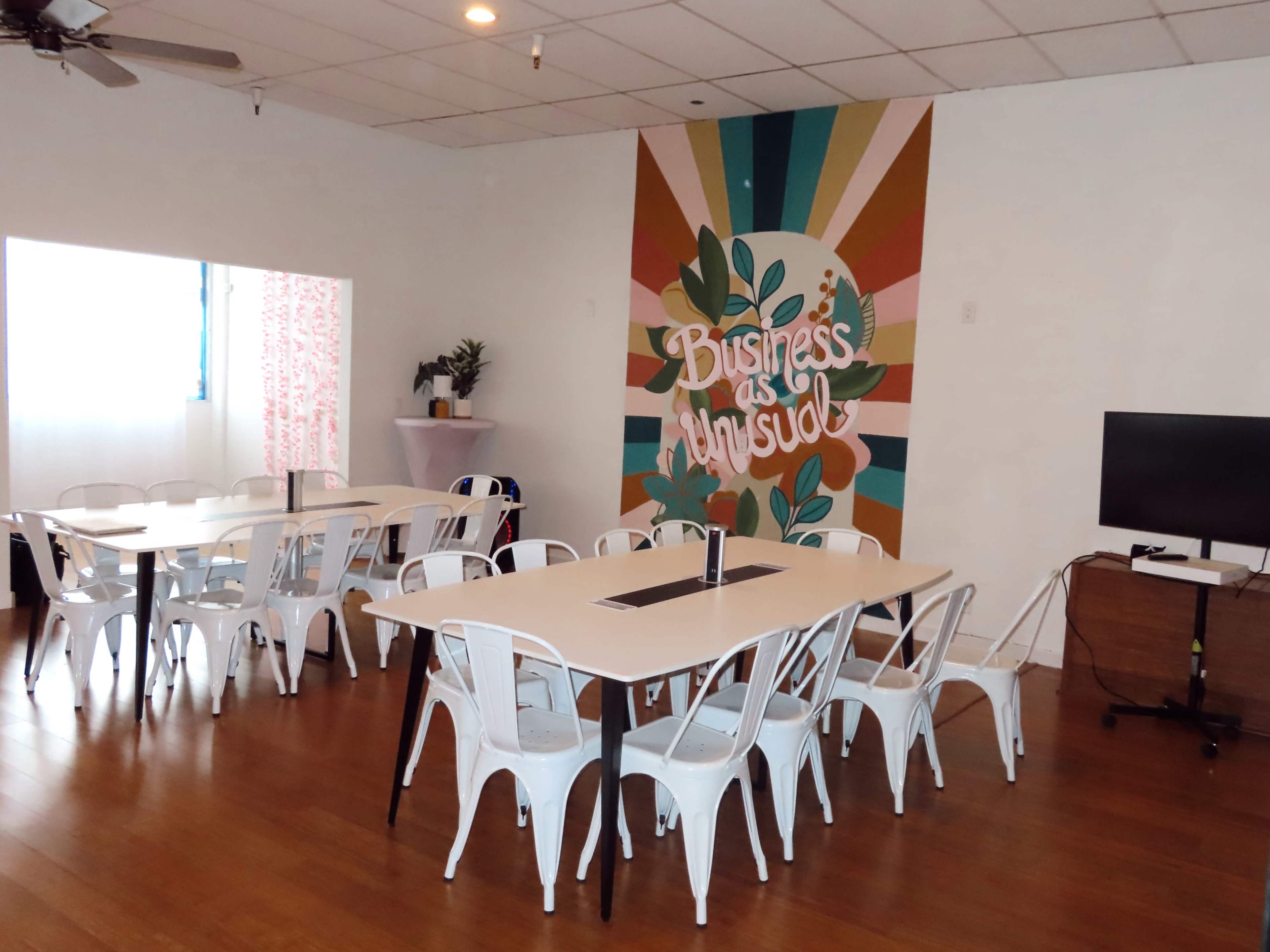 Downtown Puyallup Co-Working space designed by Women Entrepreneurs Image in Puyallup, Puyallup, Washington, WA