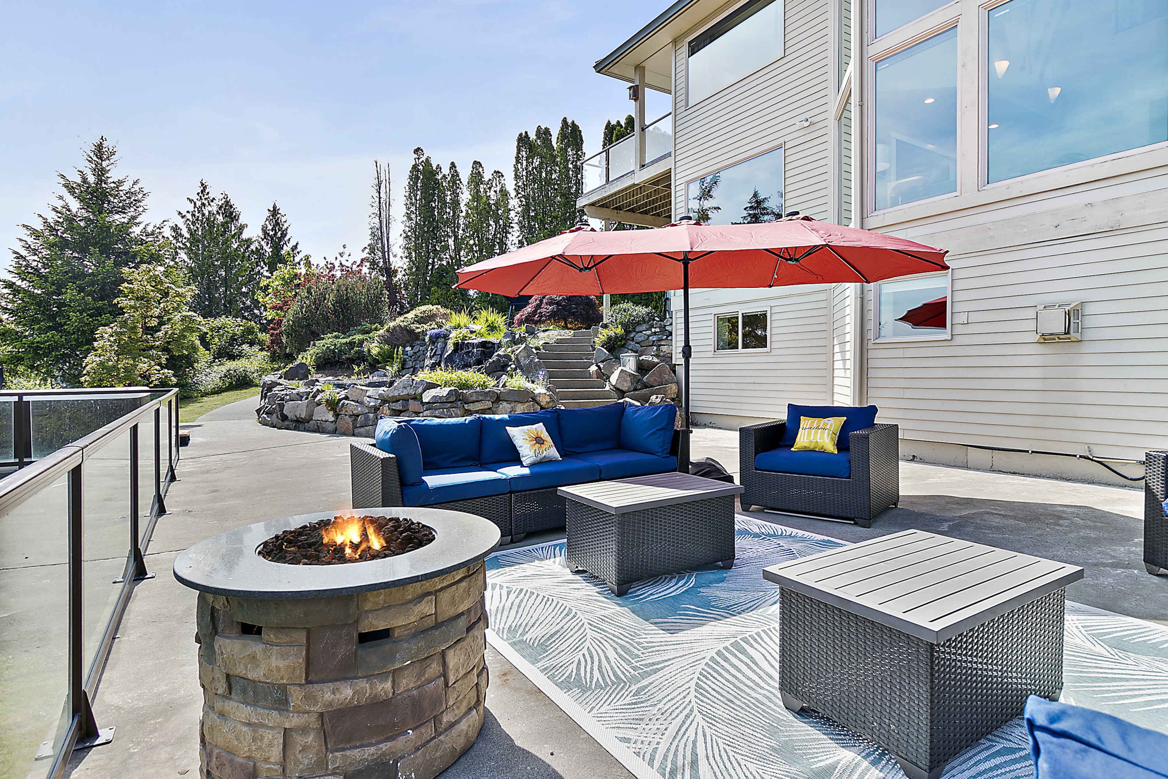 Unique house with an amazing view of Mt. Rainier Image in , Auburn, WA