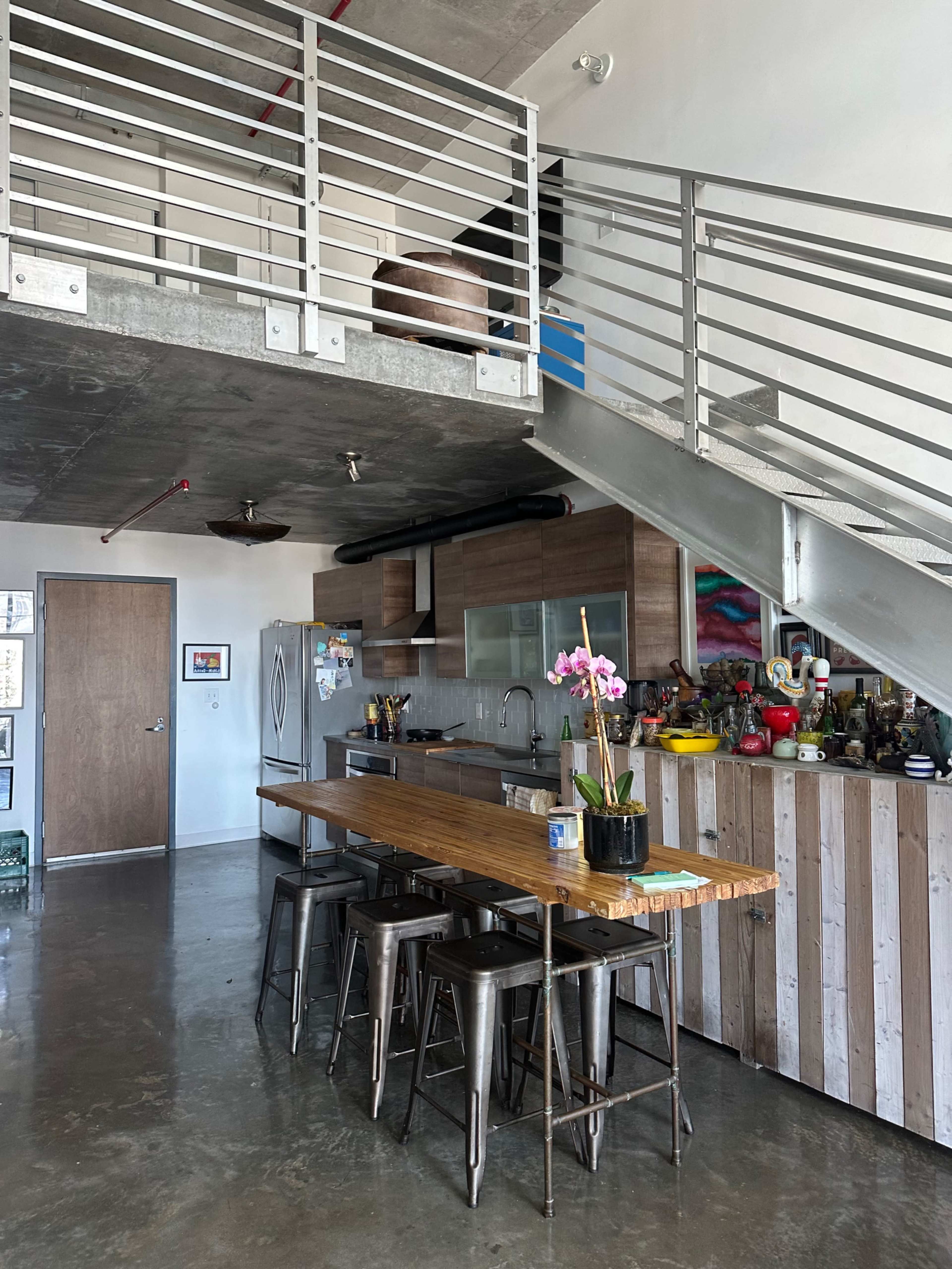 Fun airy Loft Image in Town Square, Miami, FL