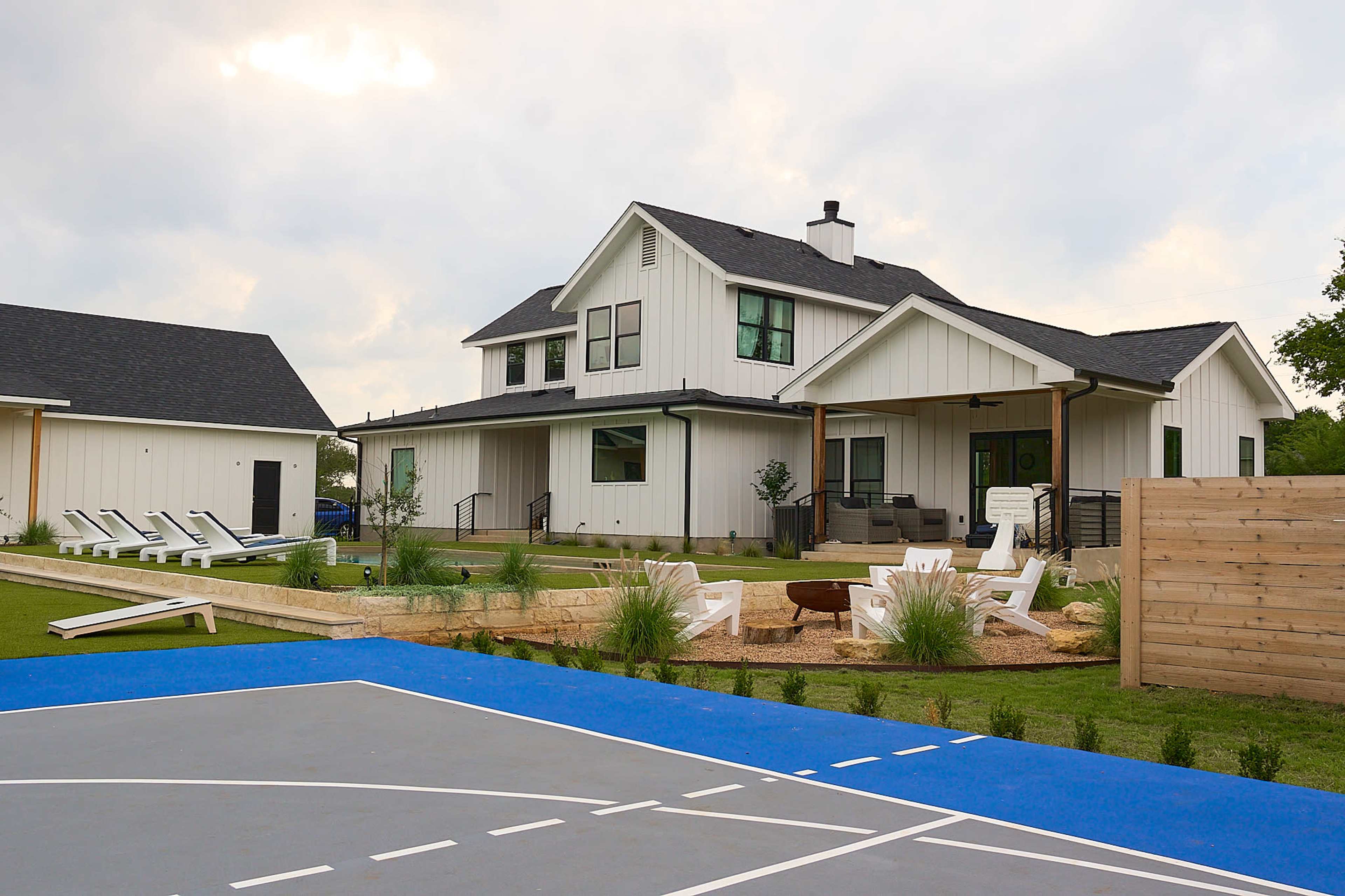 Modern Farmhouse with Natural Light and Turfed Yard Image in Dripping Springs, Dripping springs, TX