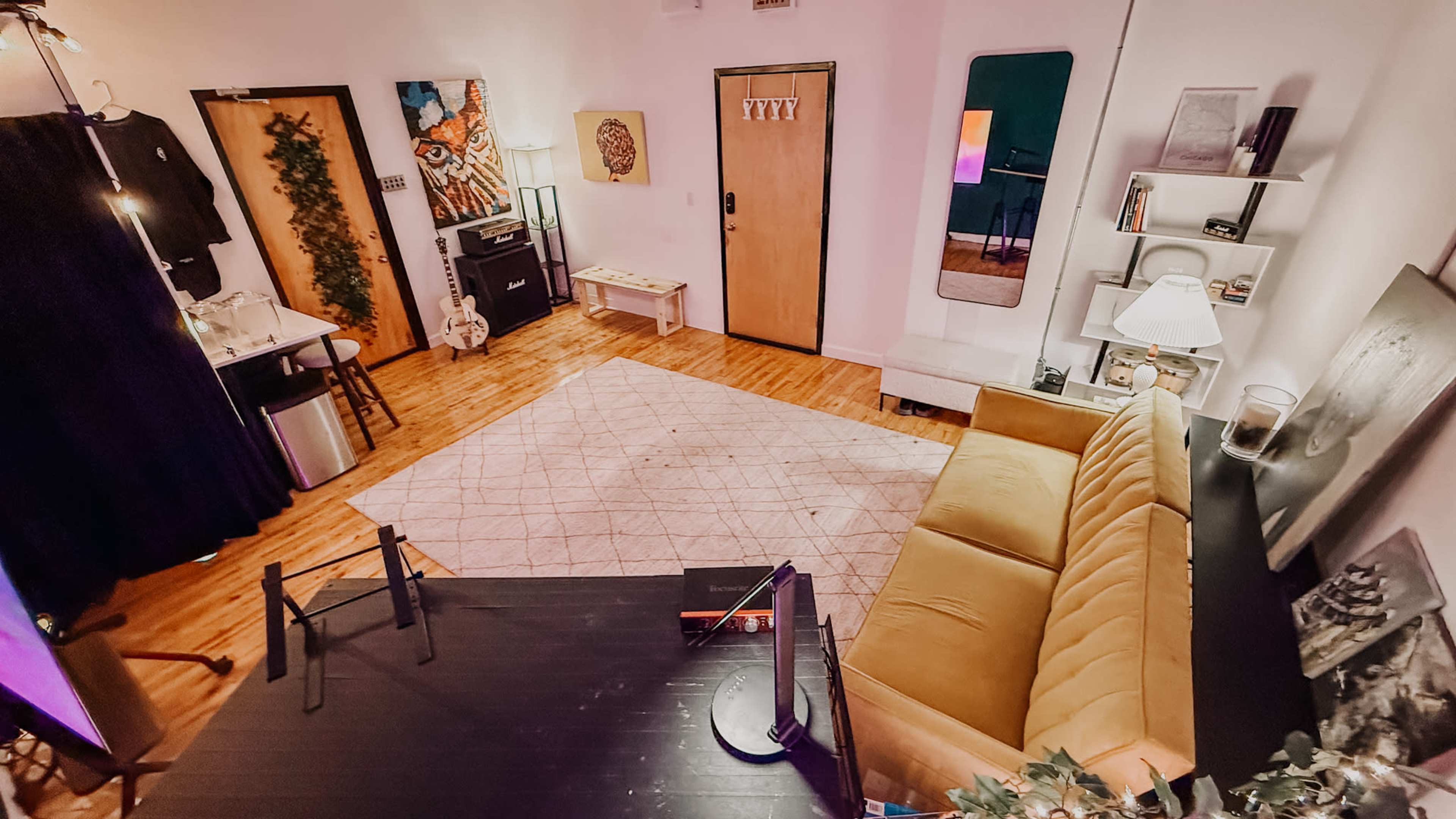 Creative Studio Image in Lake View, Chicago, IL