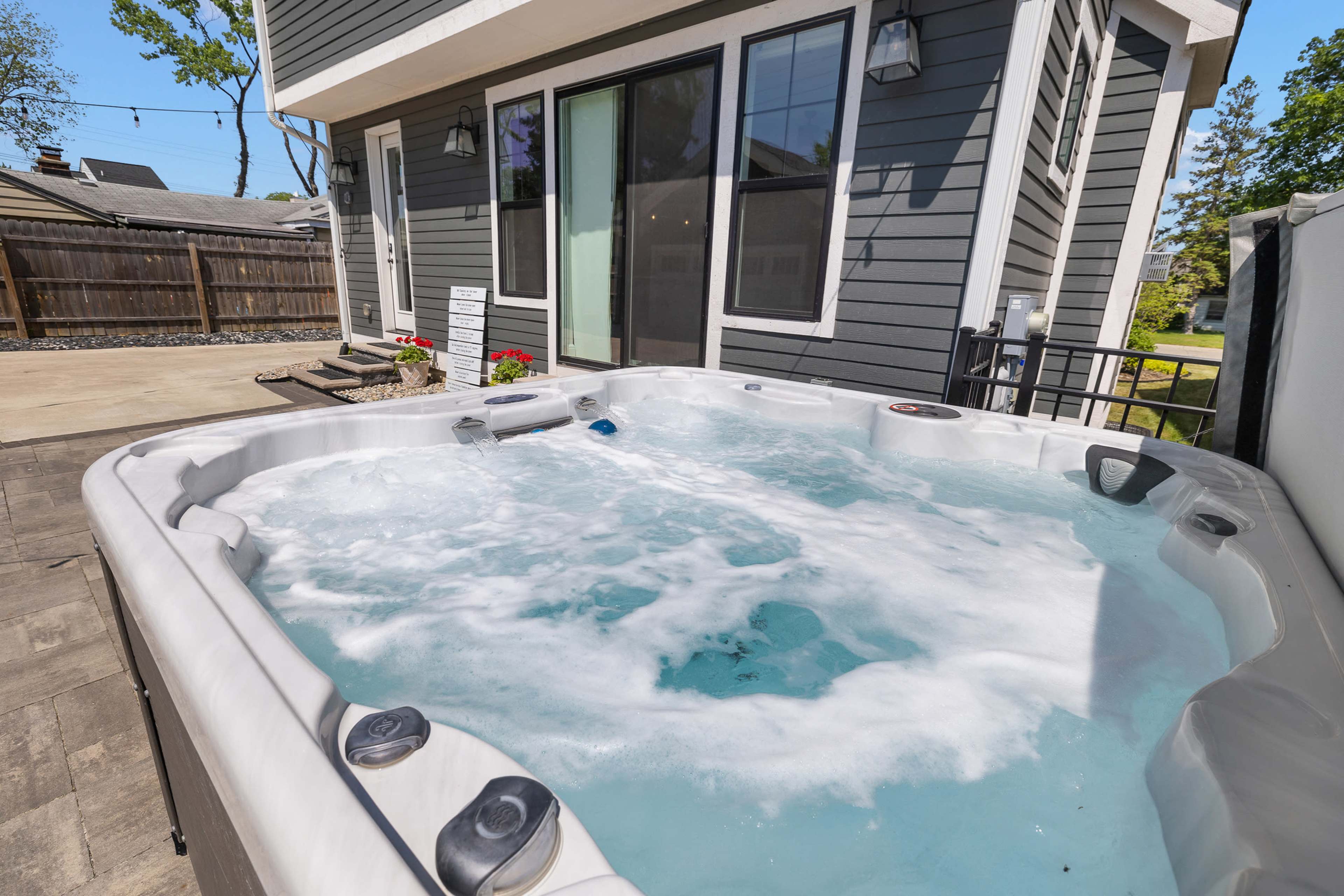 Linwood Luxury Living Image in Royal Oak, Royal Oak, MI