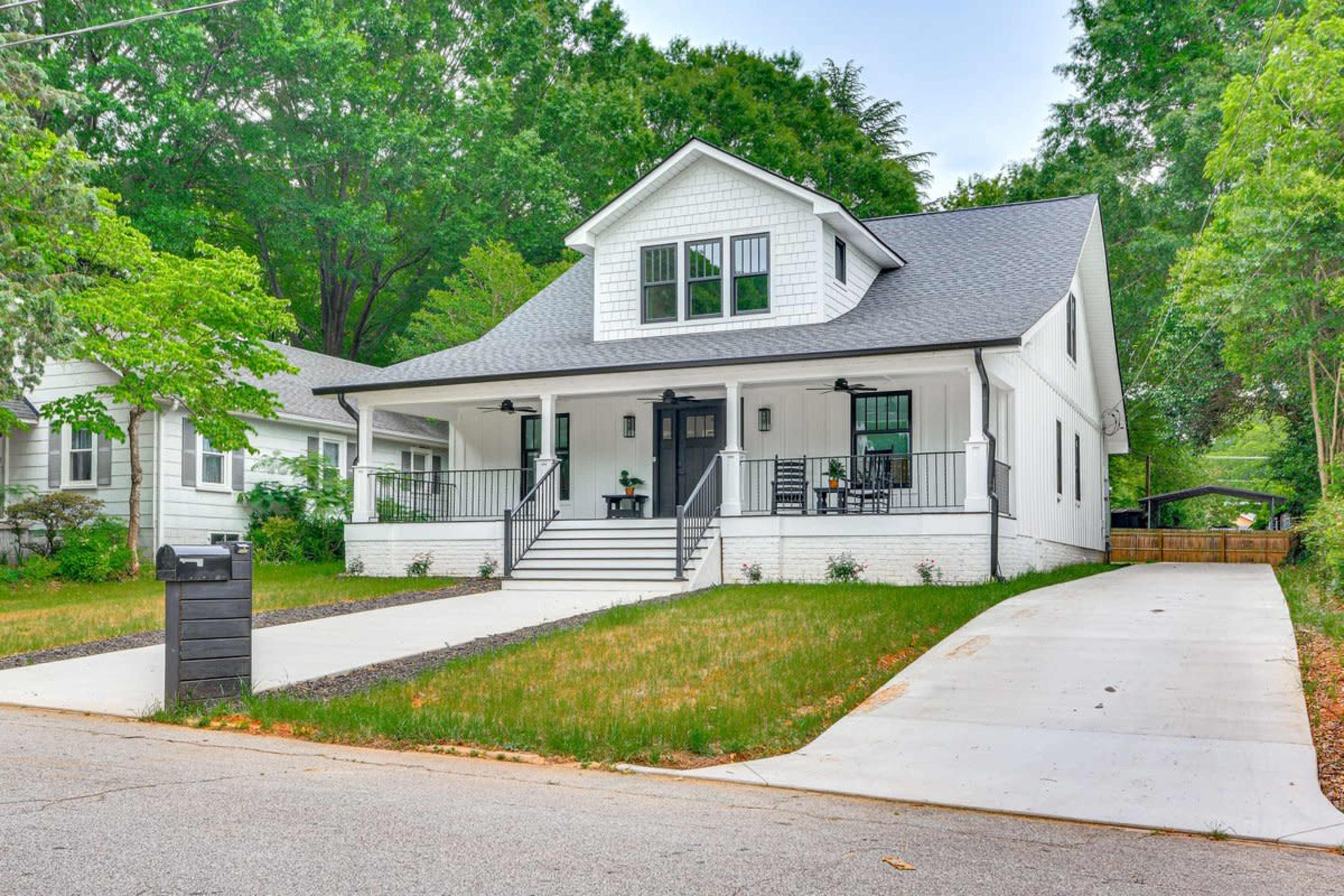 Uptown, Modern home with Large Front Porch Image in Lexington, Lexington, NC