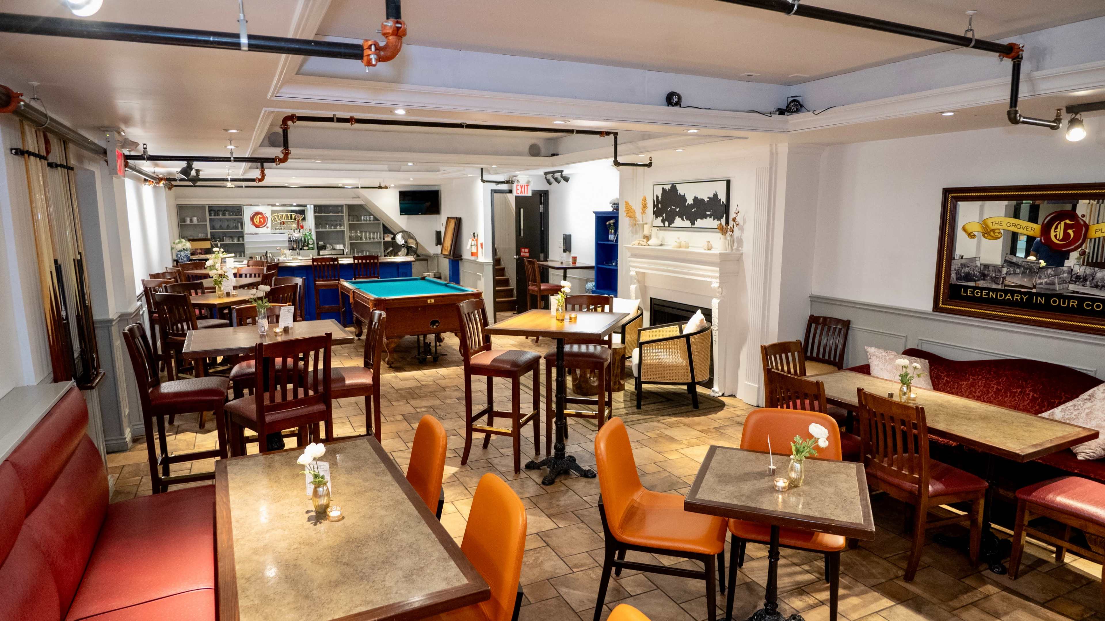 Classy and cozy lounge and bar Image in Upper Beaches, Toronto, ON