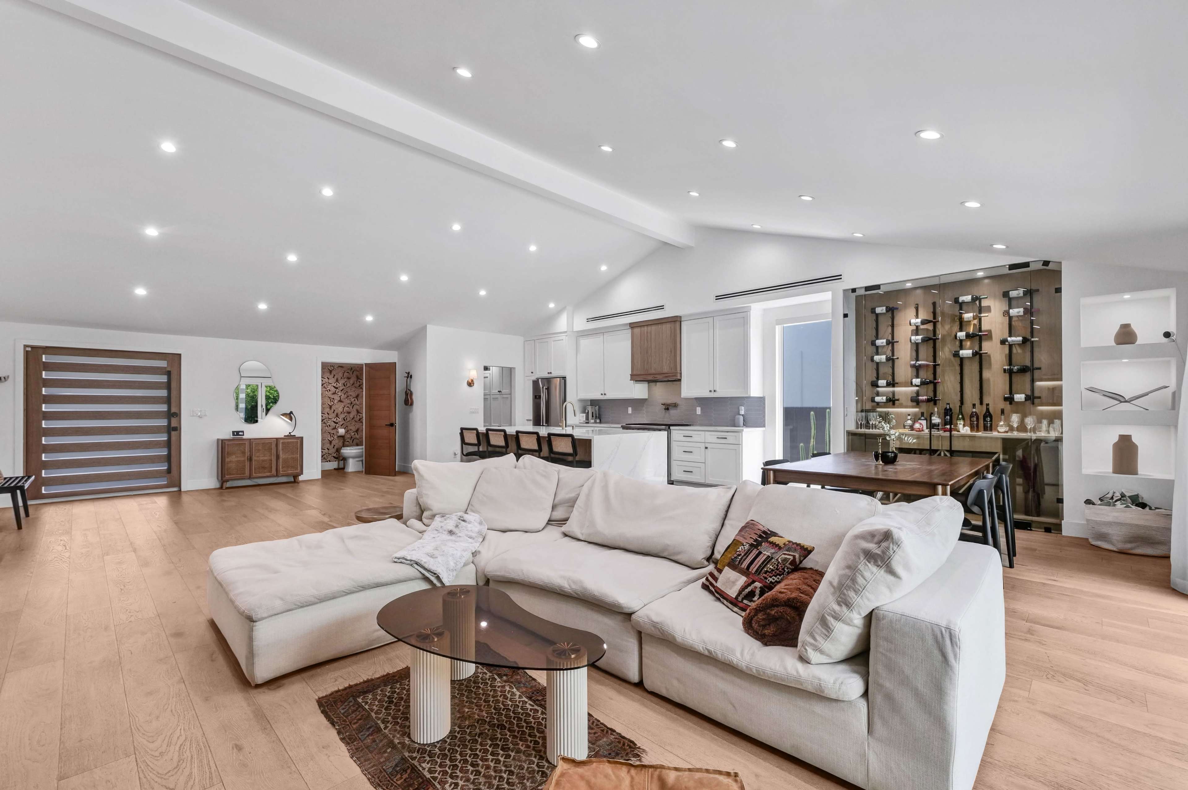 Designer Modern Home convenient location w/ tons of parking Image in Sherman Oaks, Sherman Oaks, CA