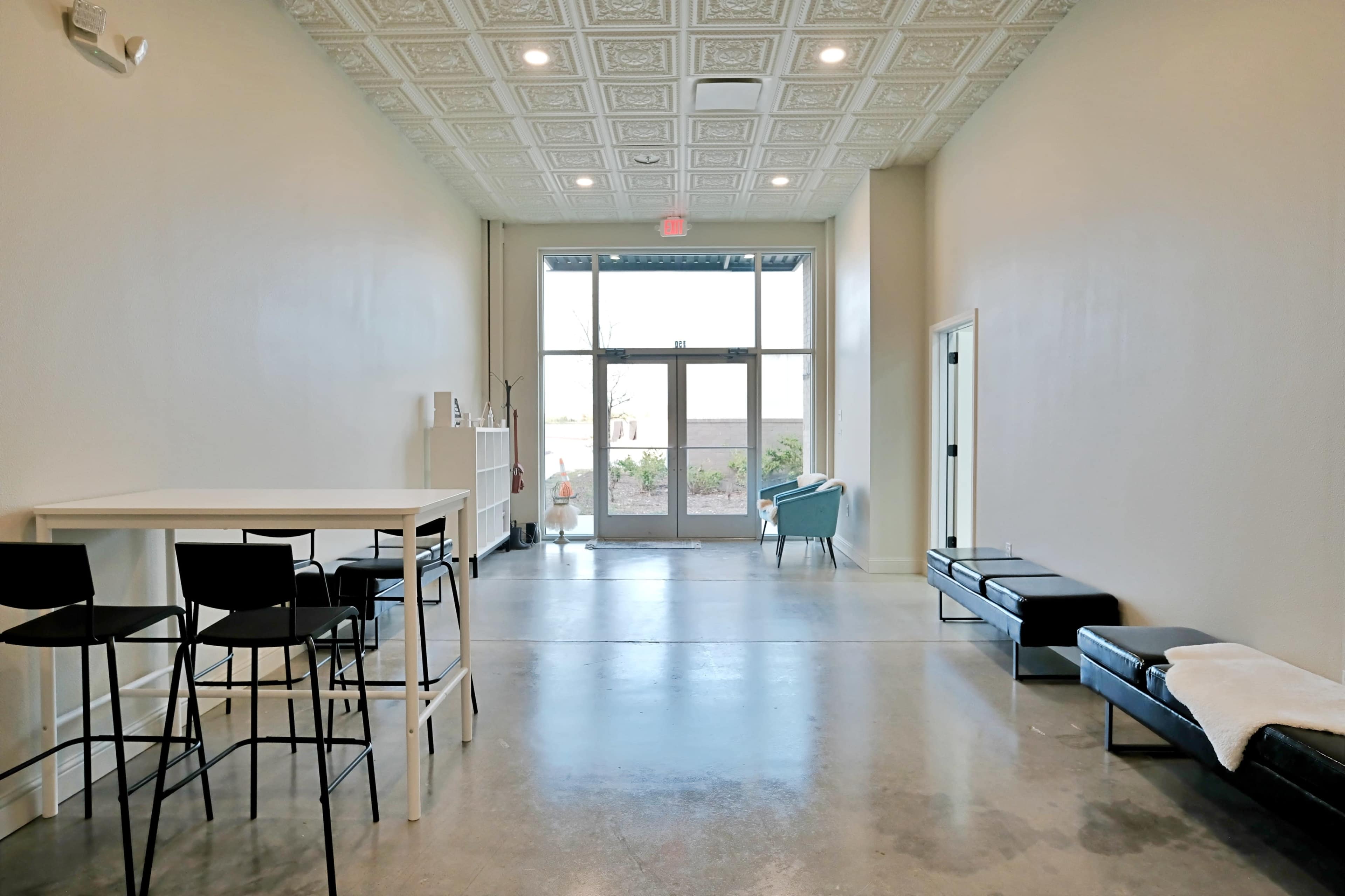 Airy Elegance: Gallery 121 - Modern Loft Dance Studio Image in Northwest Carrollton, Carrollton, TX