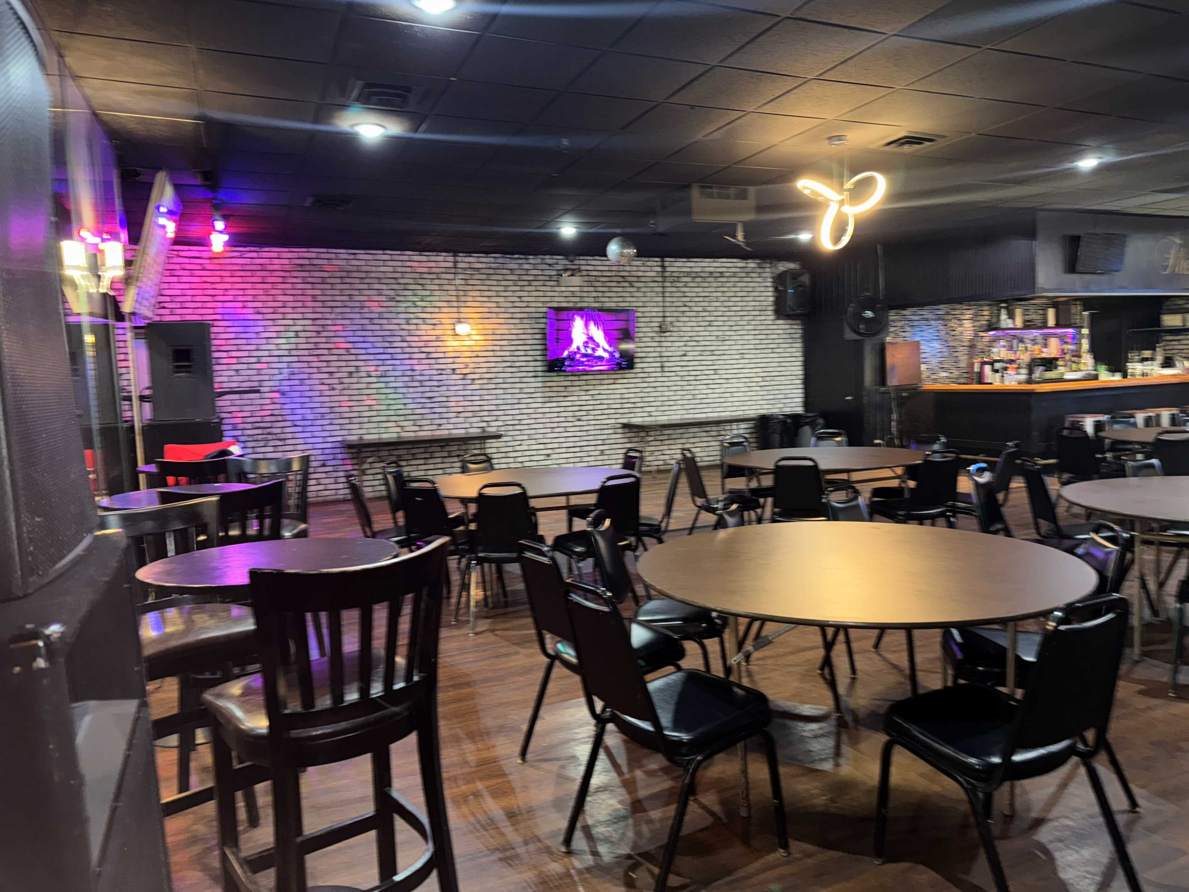 Beautiful Event Venue with Exposed Brick Image in Lyons Township, Justice, IL